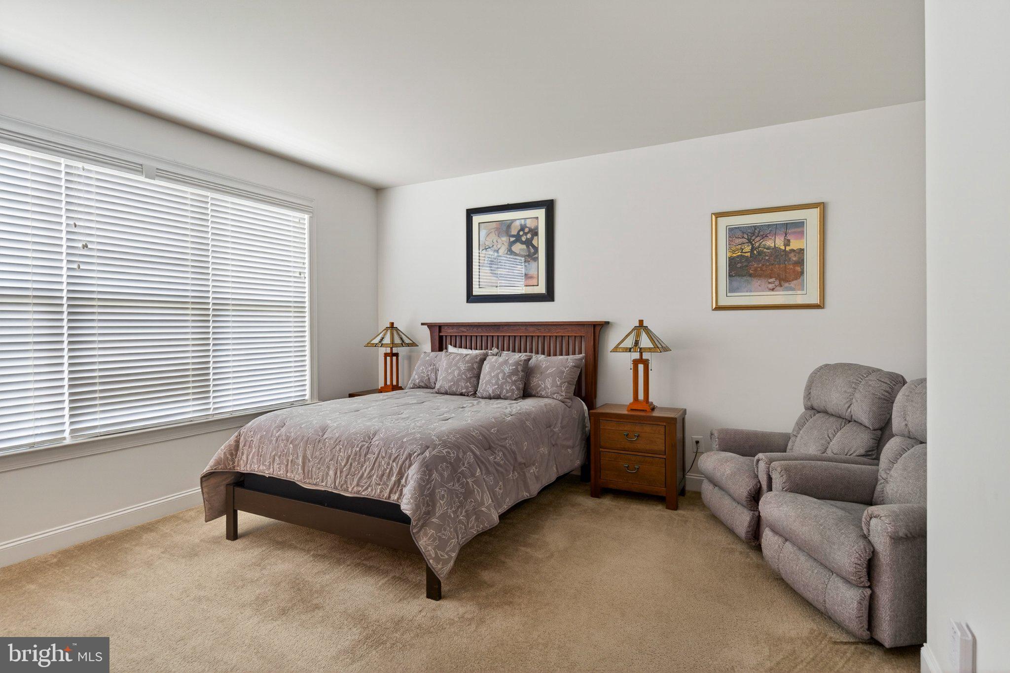 KNOB HILL FARMS - Residential
