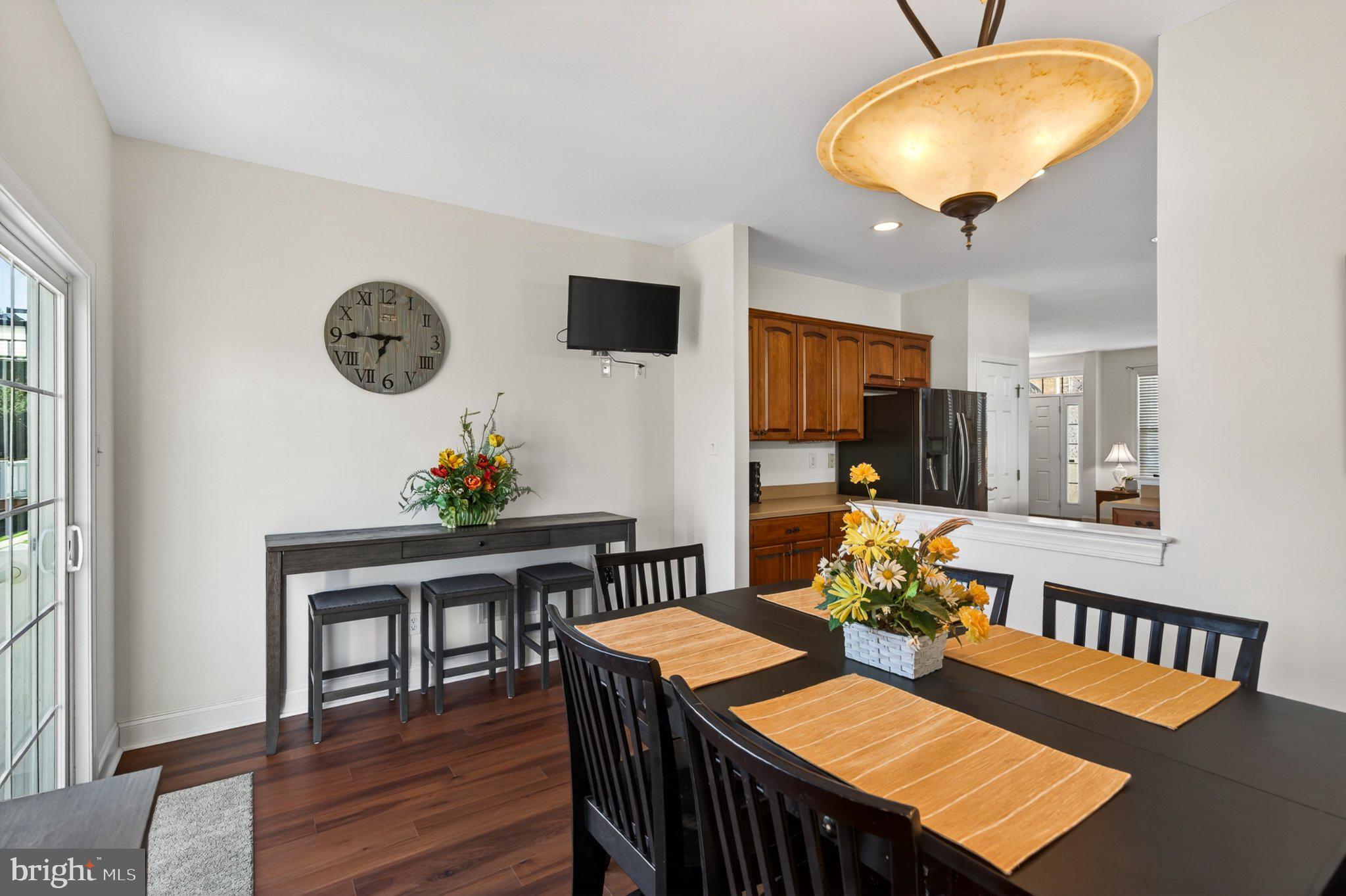 KNOB HILL FARMS - Residential