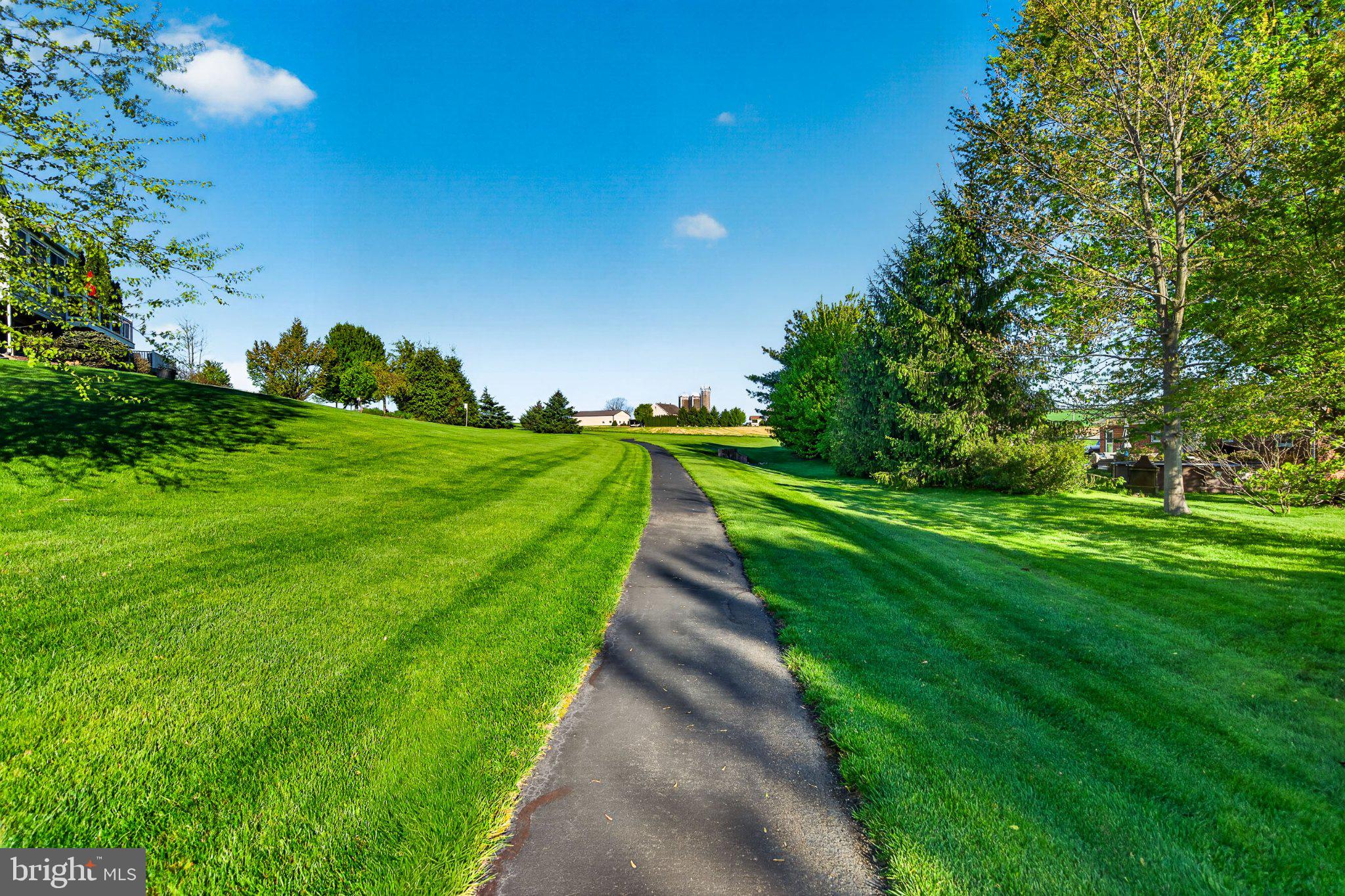 KNOB HILL FARMS - Residential