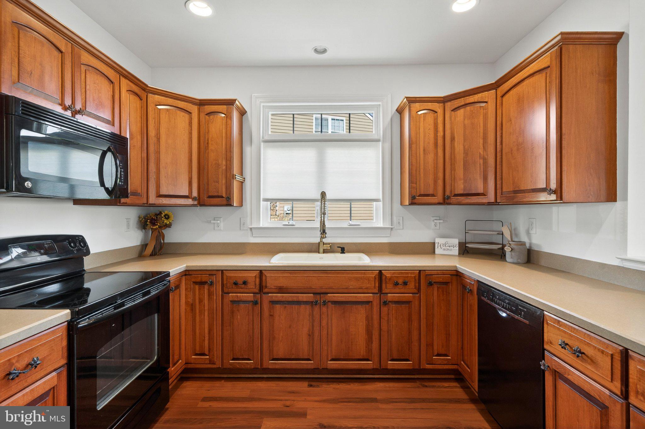 KNOB HILL FARMS - Residential