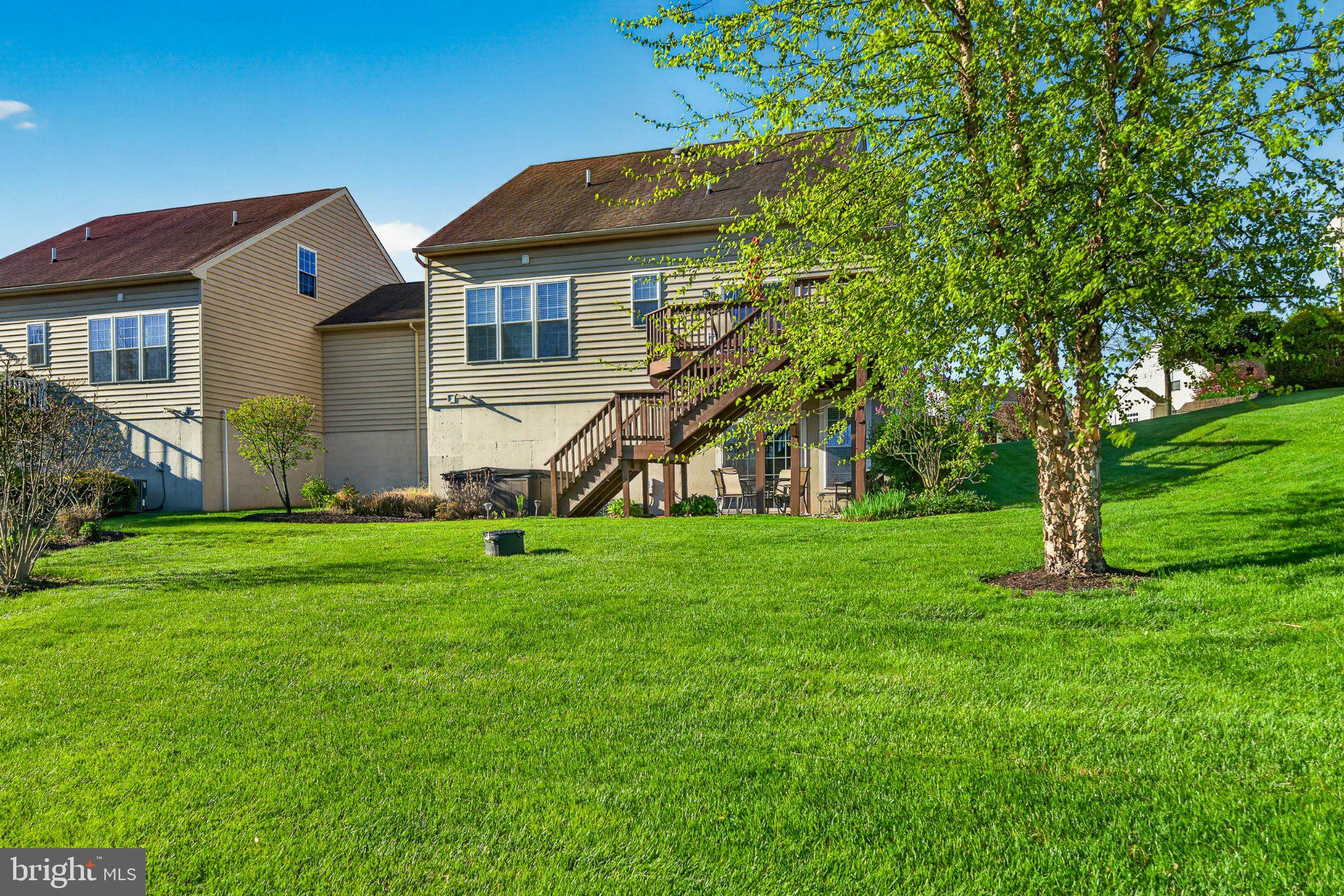 KNOB HILL FARMS - Residential