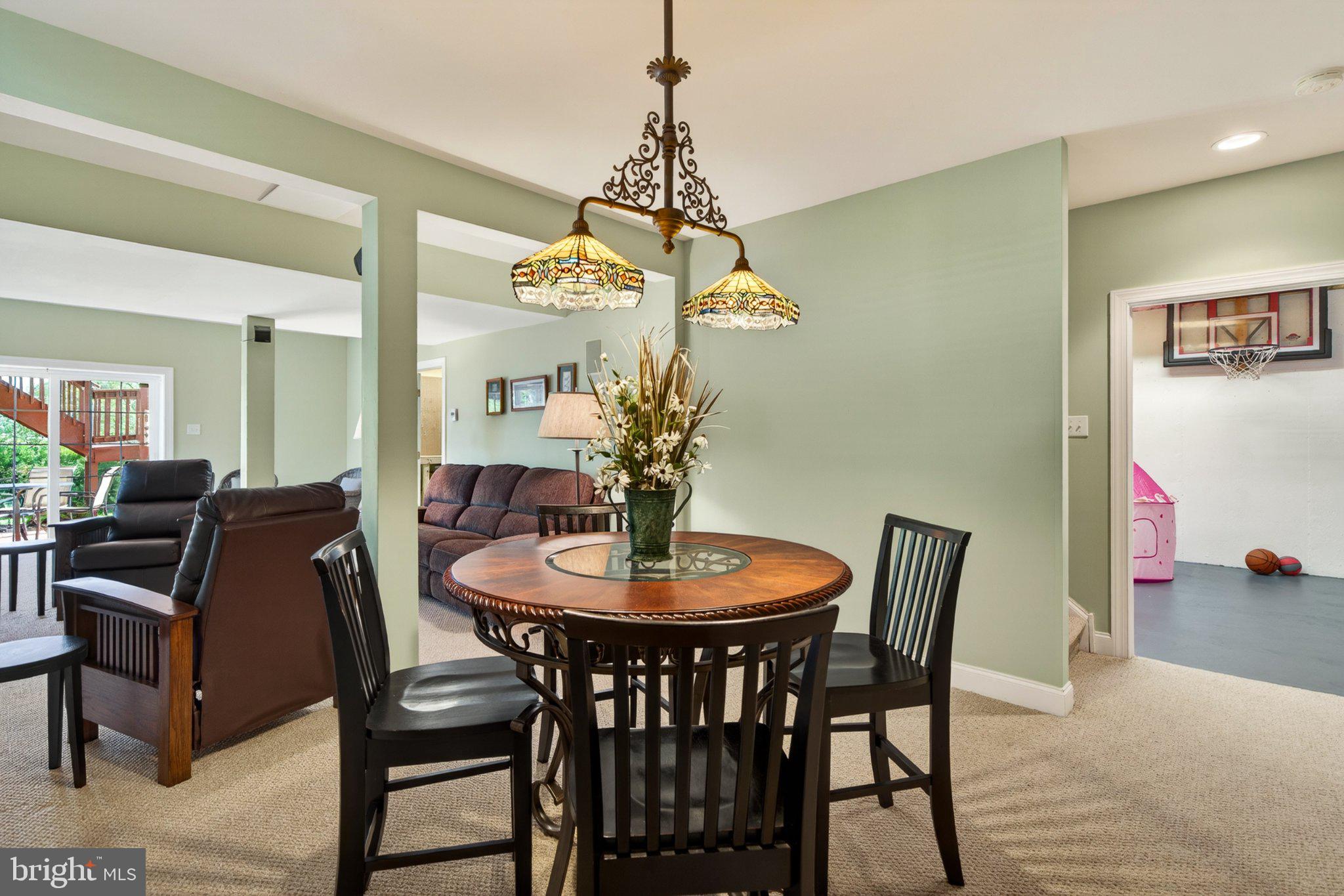 KNOB HILL FARMS - Residential