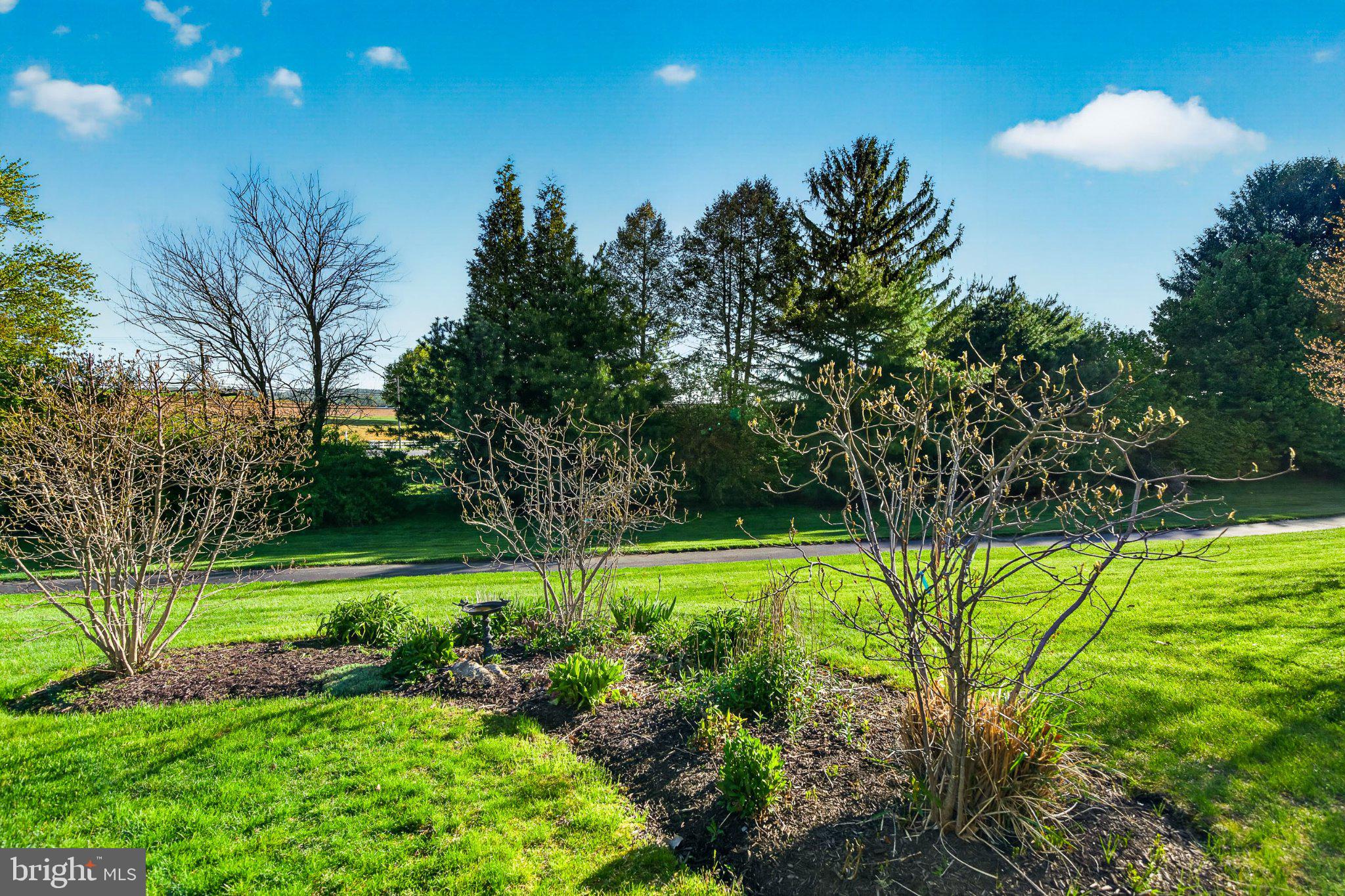 KNOB HILL FARMS - Residential