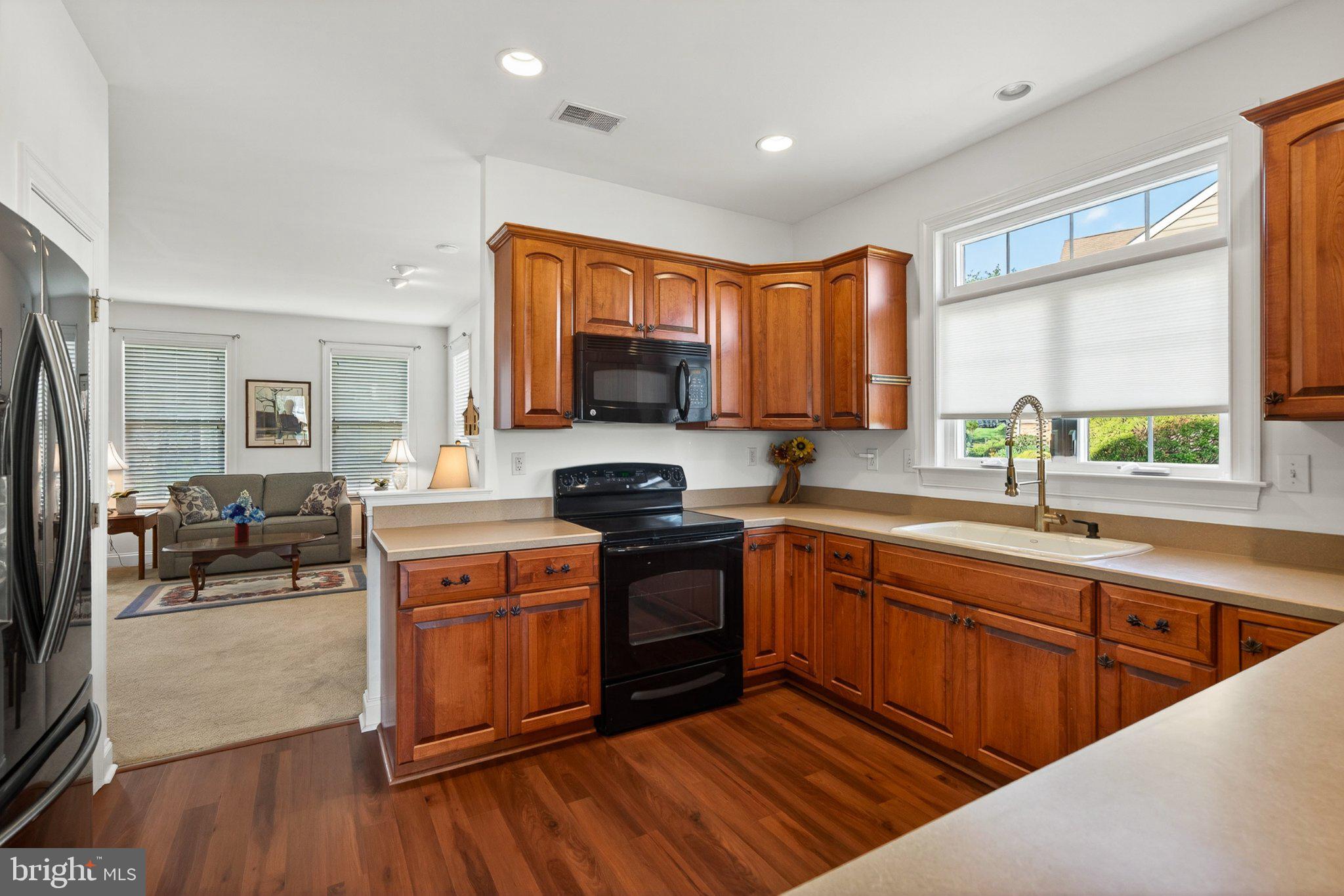 KNOB HILL FARMS - Residential