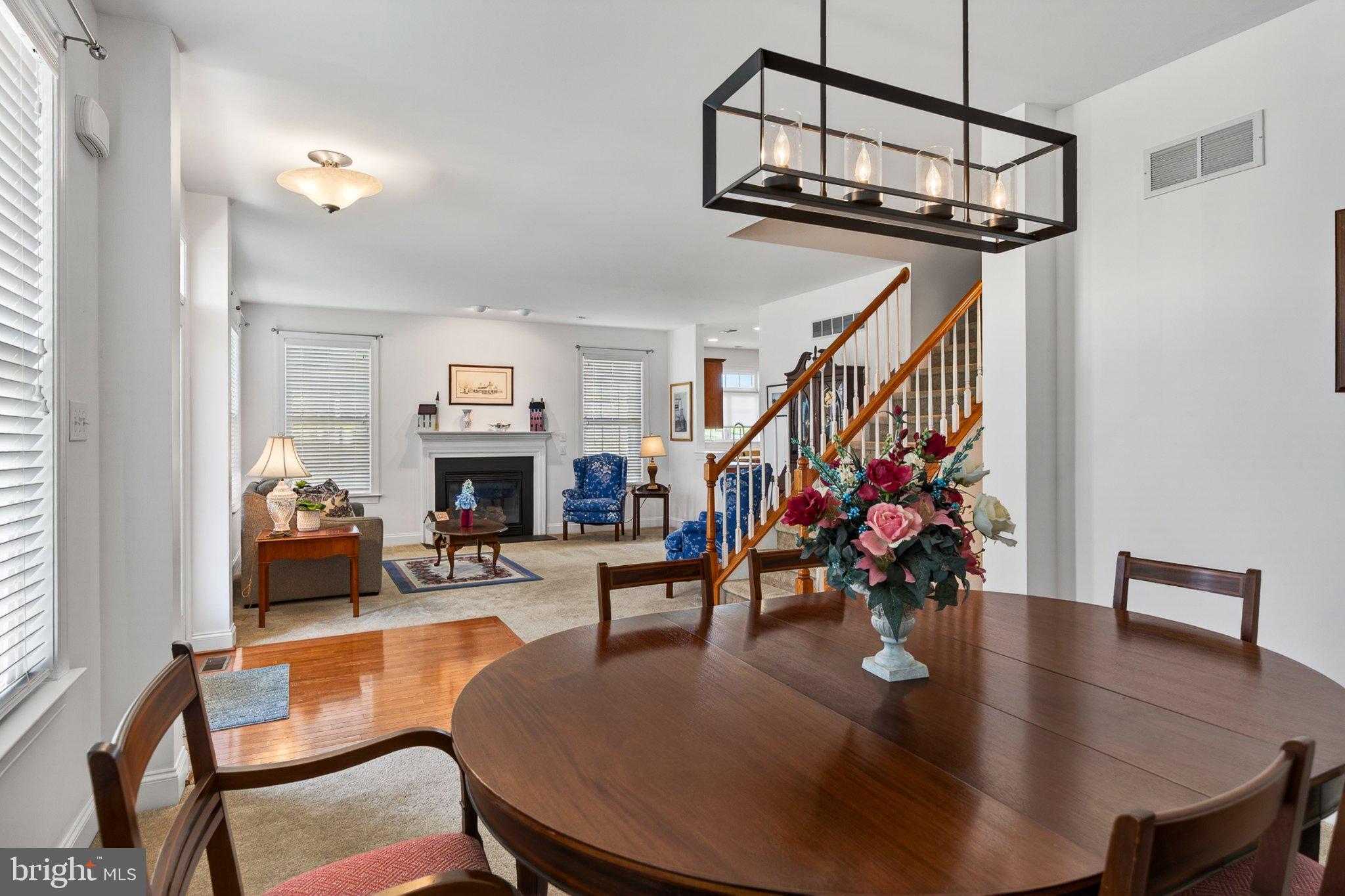 KNOB HILL FARMS - Residential