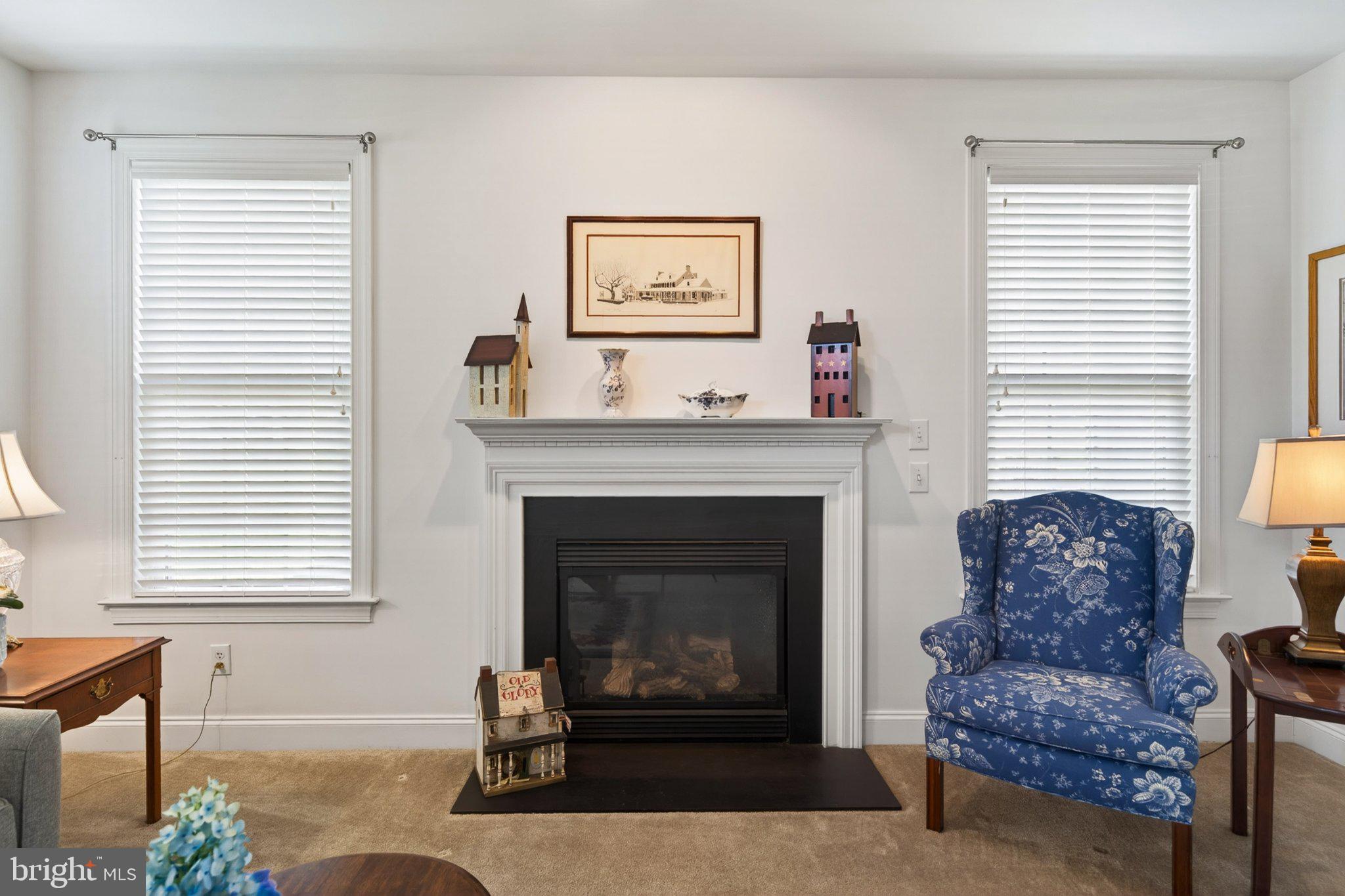 KNOB HILL FARMS - Residential