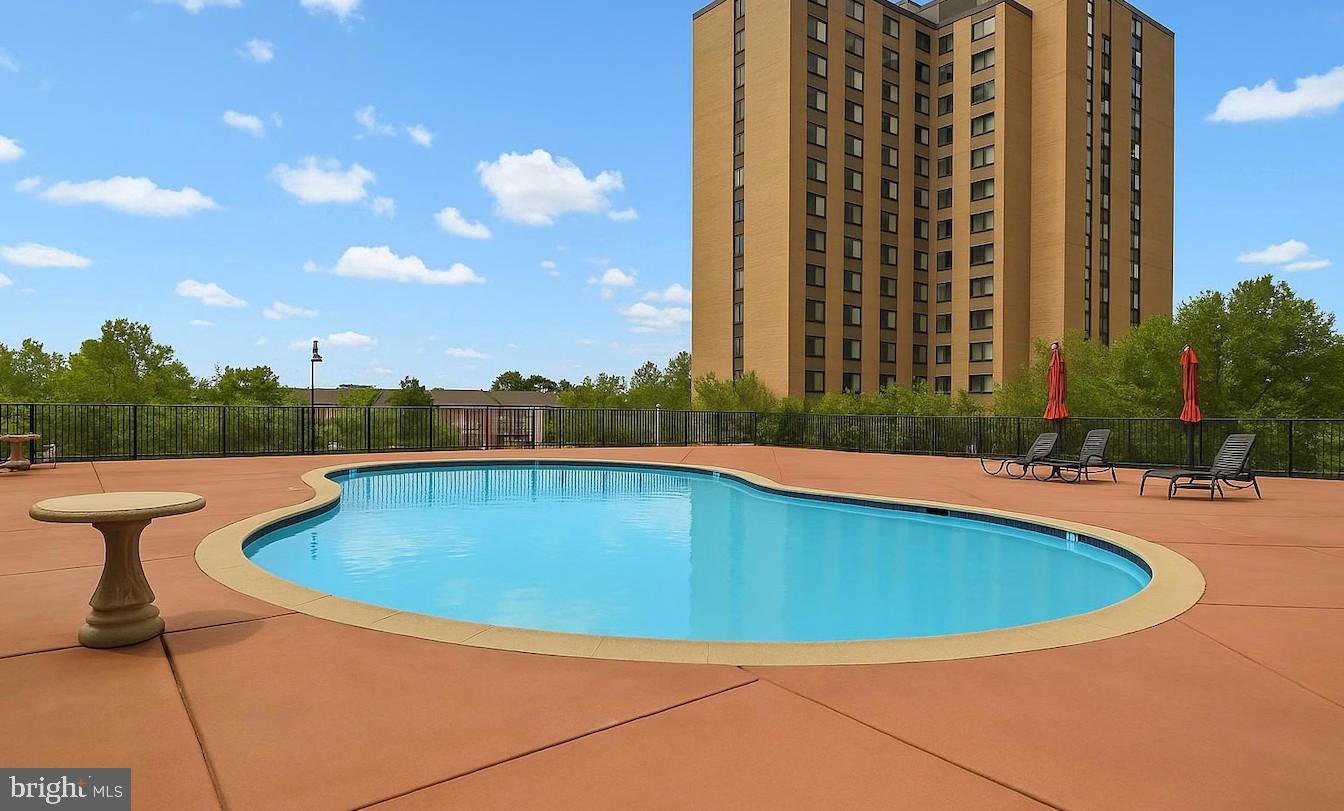 RIDGELY TOWSON CENTER - Residential