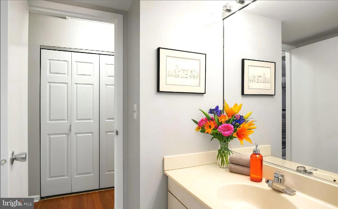 RIDGELY TOWSON CENTER - Residential