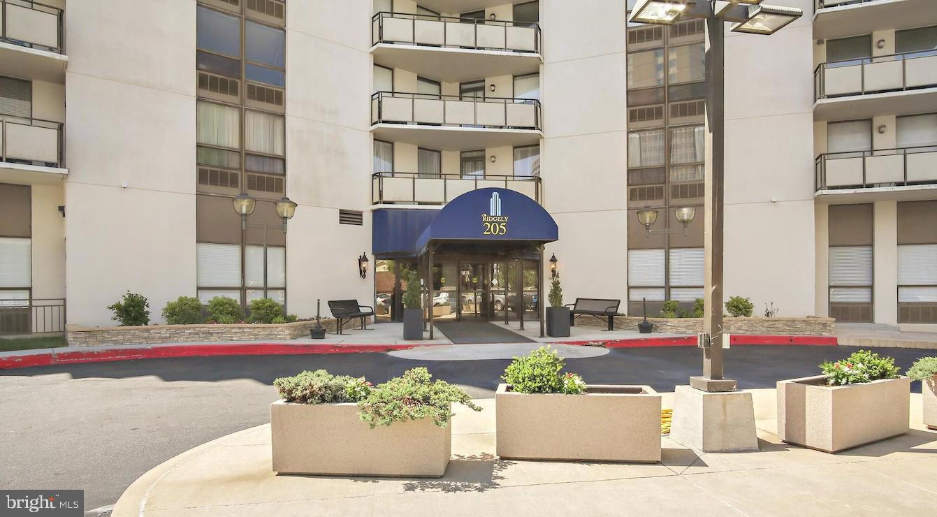 RIDGELY TOWSON CENTER - Residential