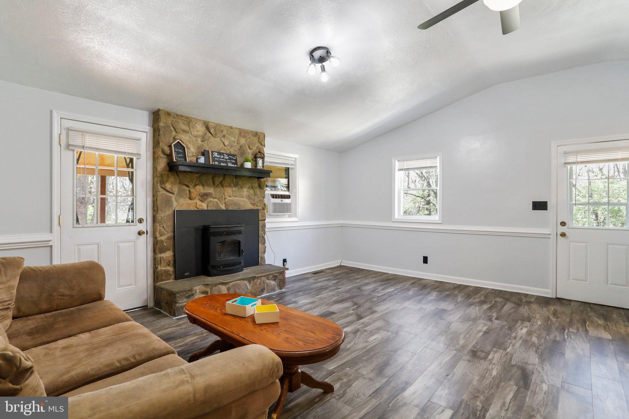 SHENANDOAH  SHORES - Residential