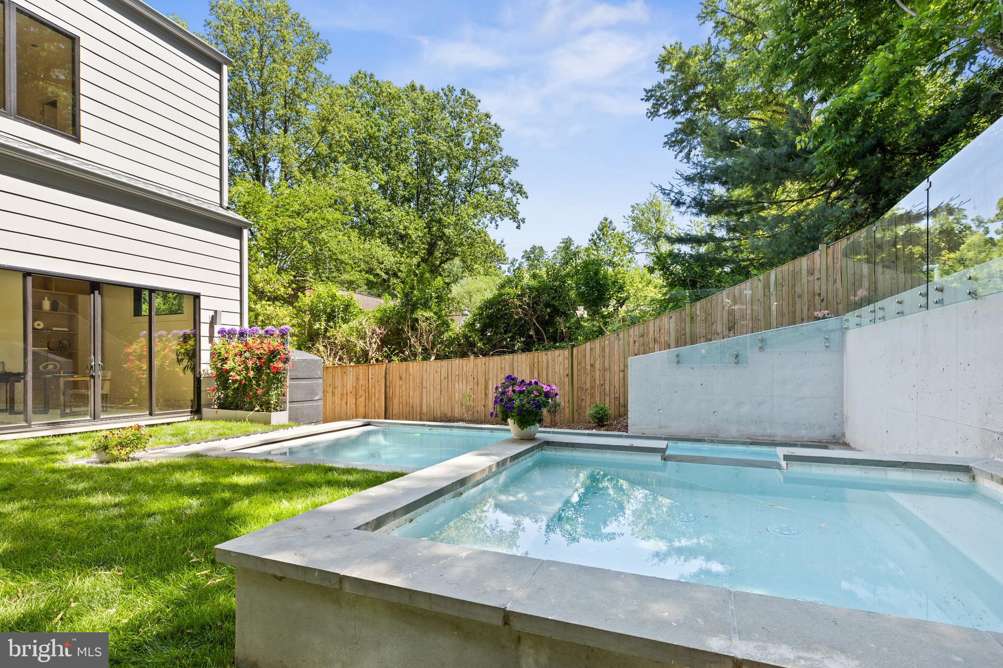 BROYHILL FOREST - Residential