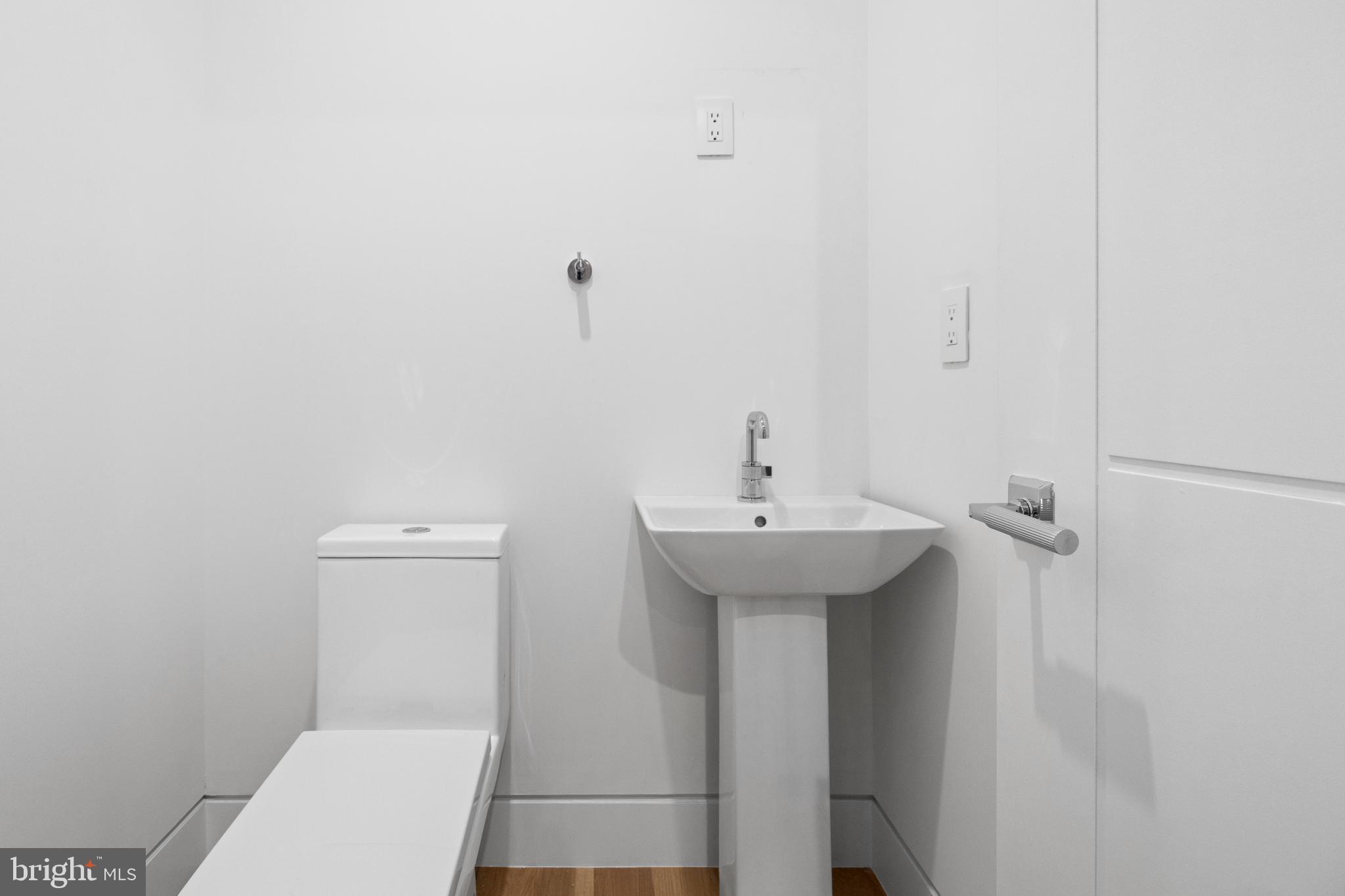 BROYHILL FOREST - Residential