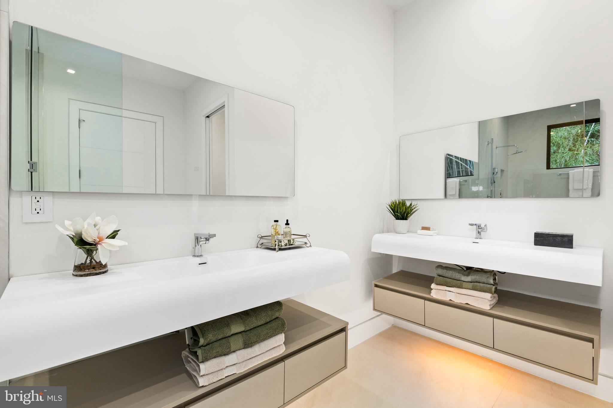 BROYHILL FOREST - Residential