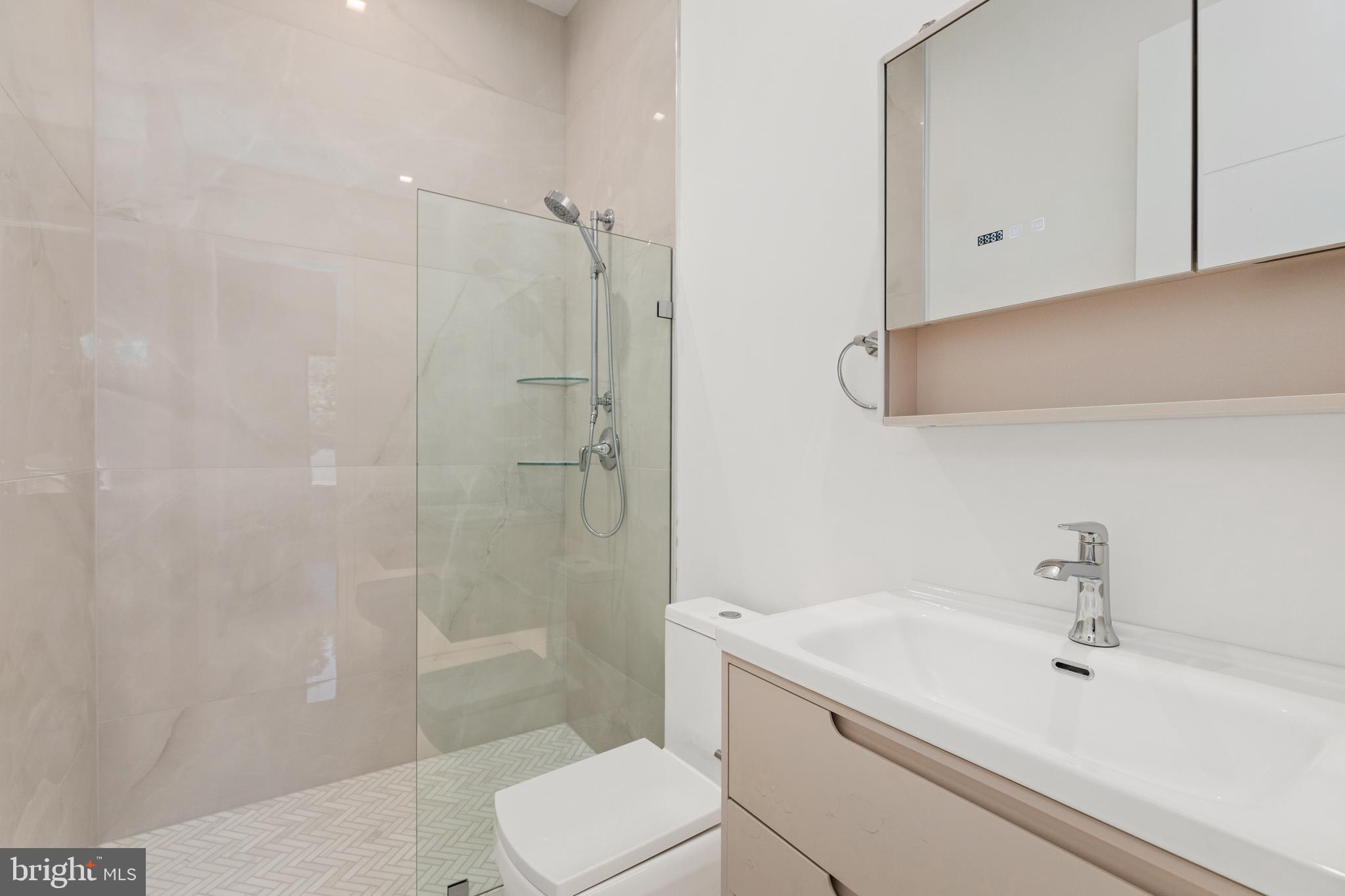 BROYHILL FOREST - Residential