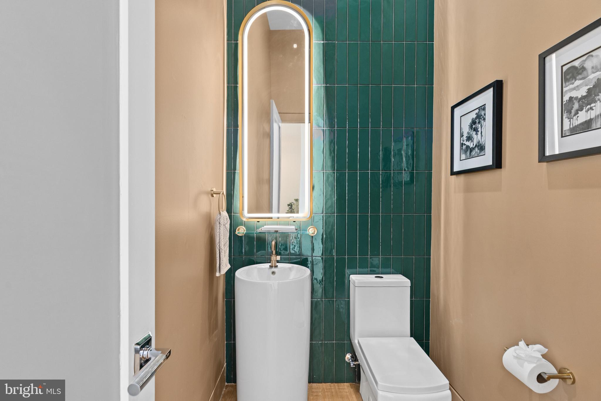 BROYHILL FOREST - Residential