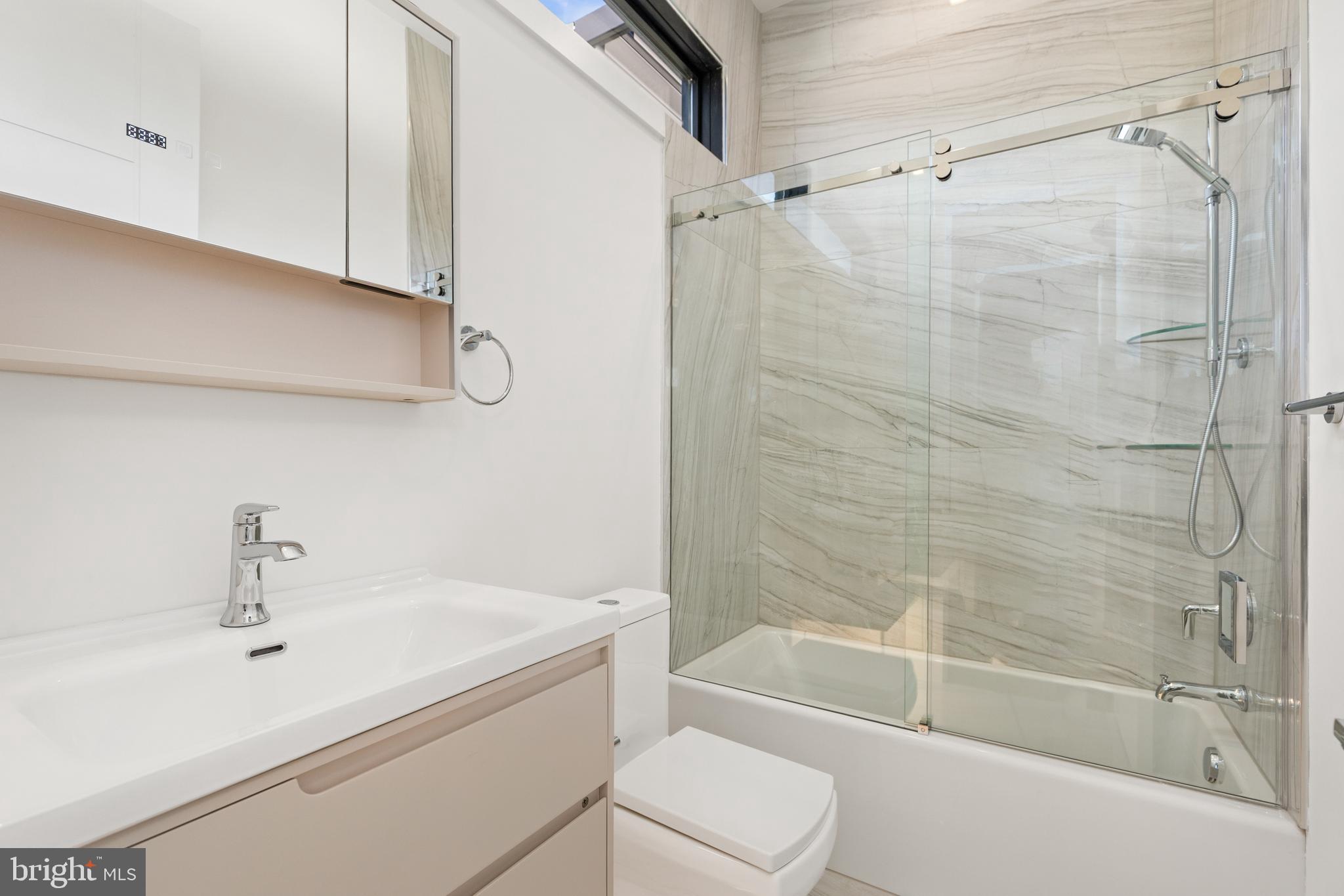 BROYHILL FOREST - Residential