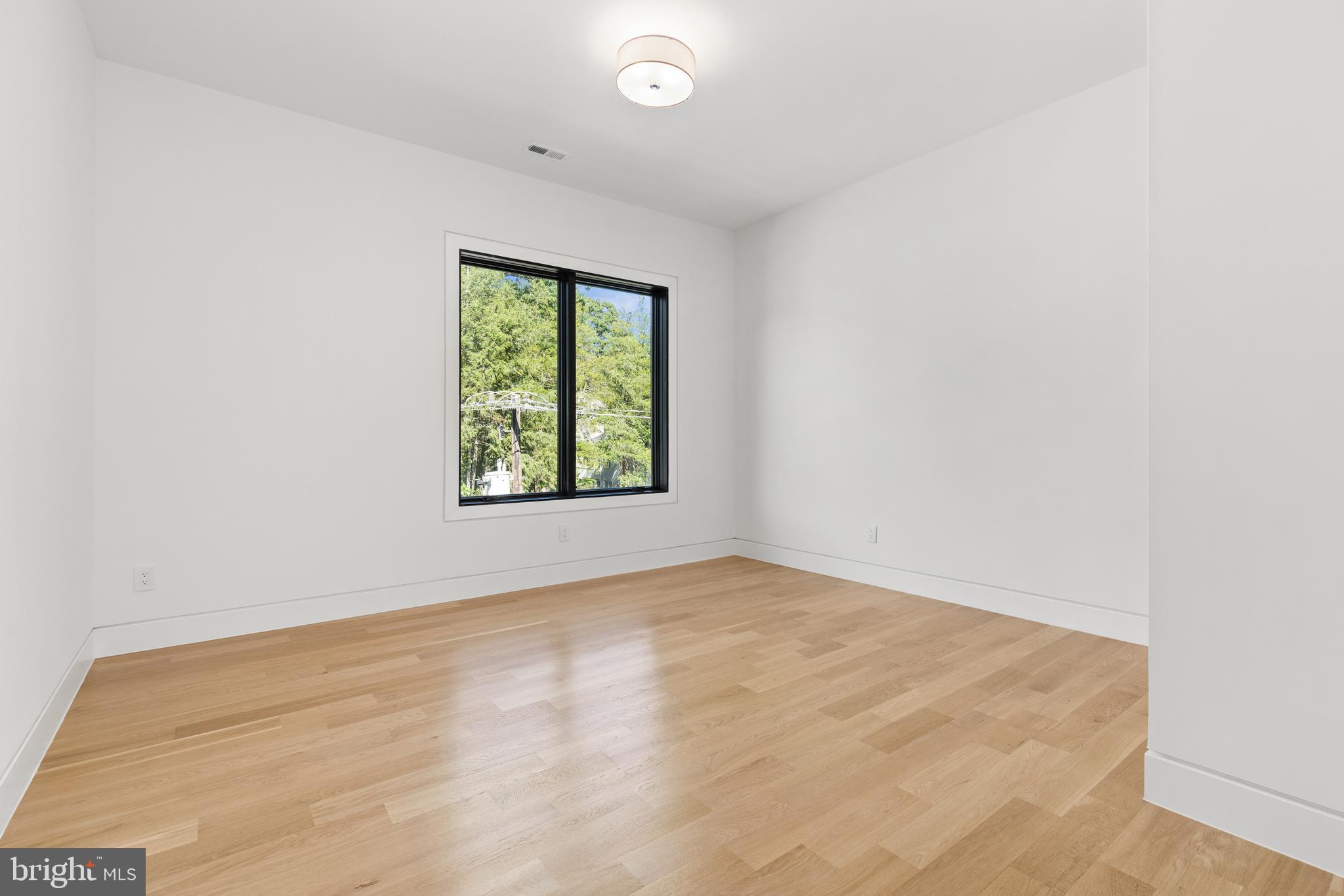 BROYHILL FOREST - Residential