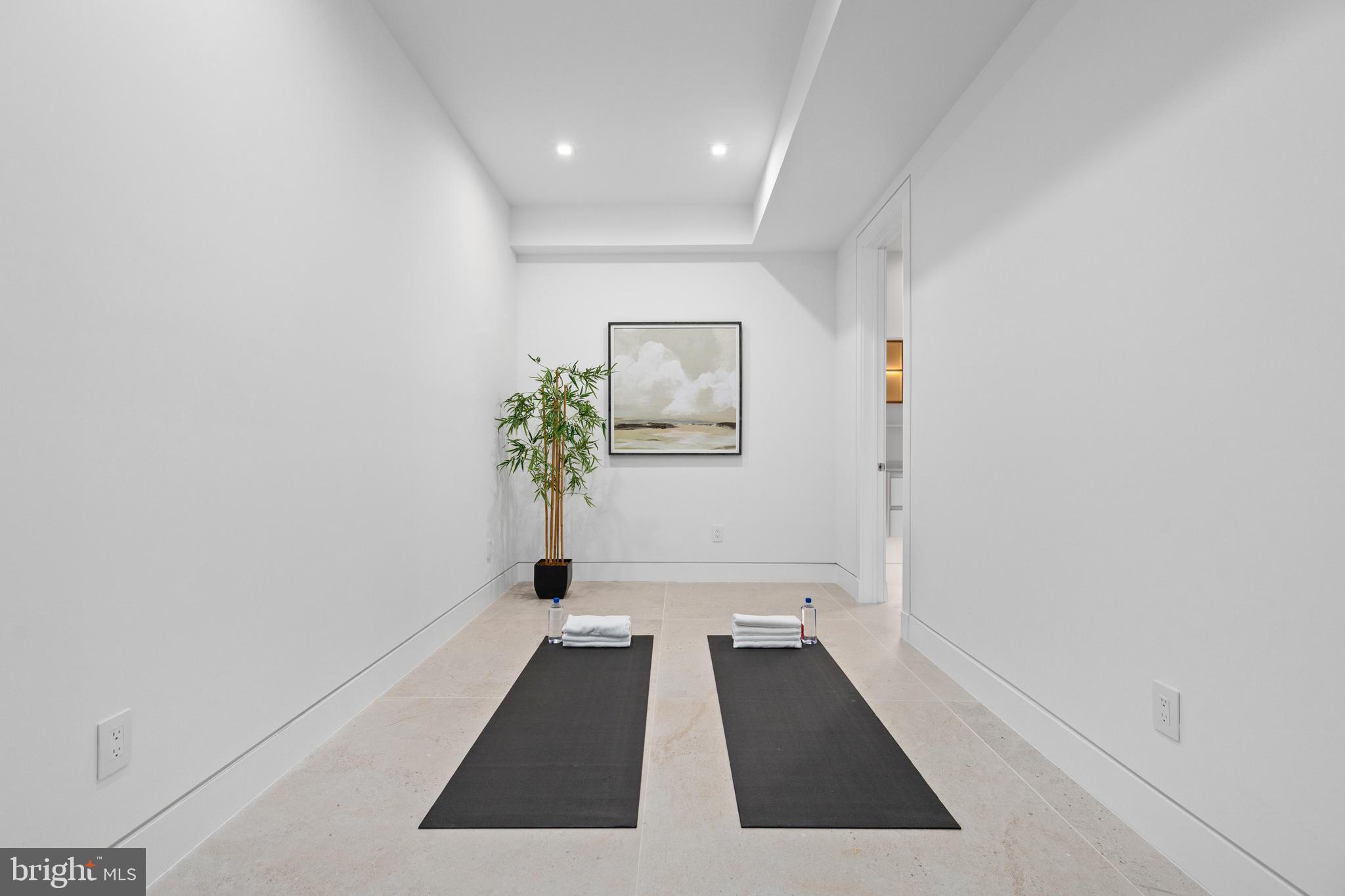 BROYHILL FOREST - Residential