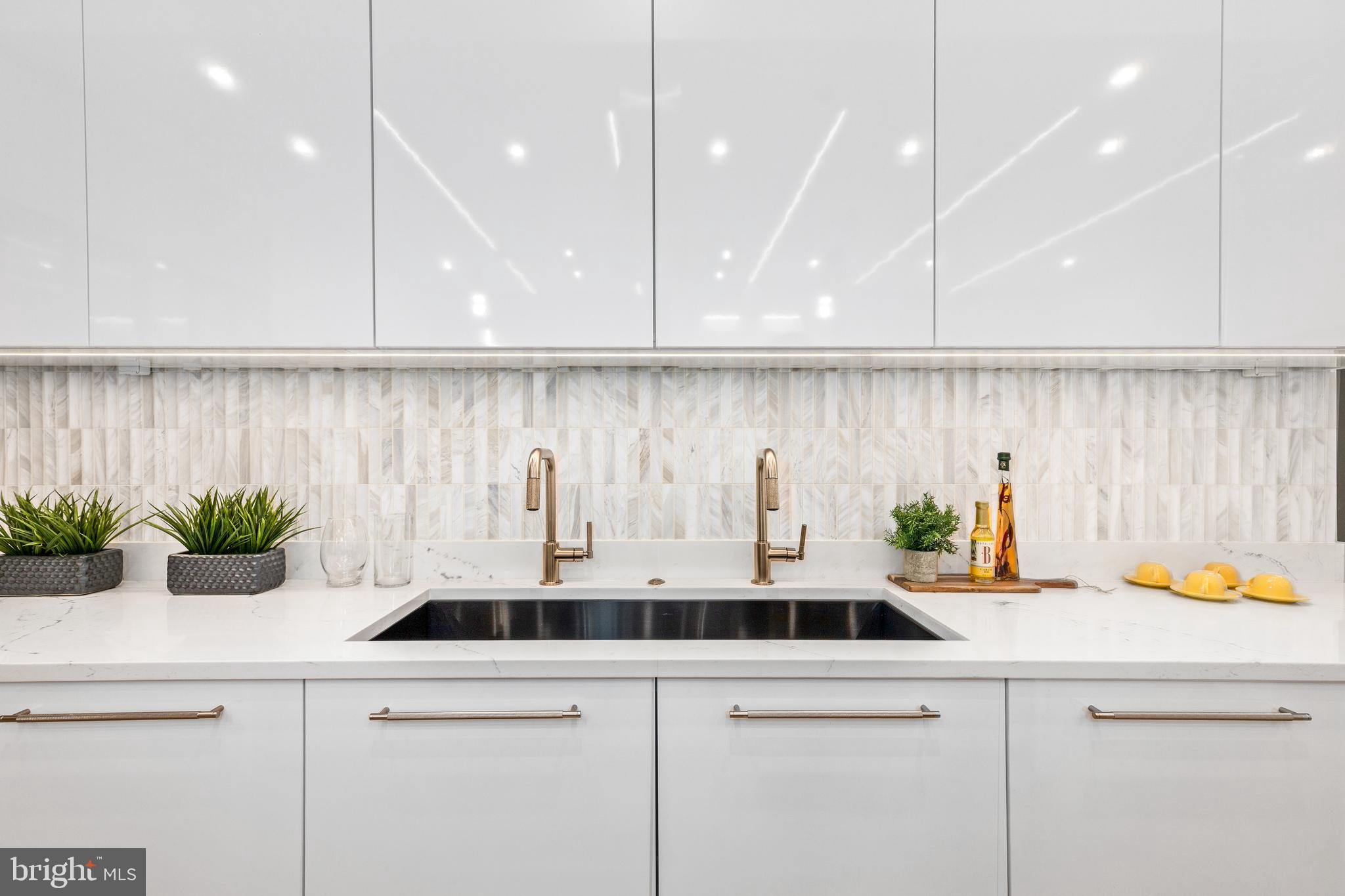 BROYHILL FOREST - Residential