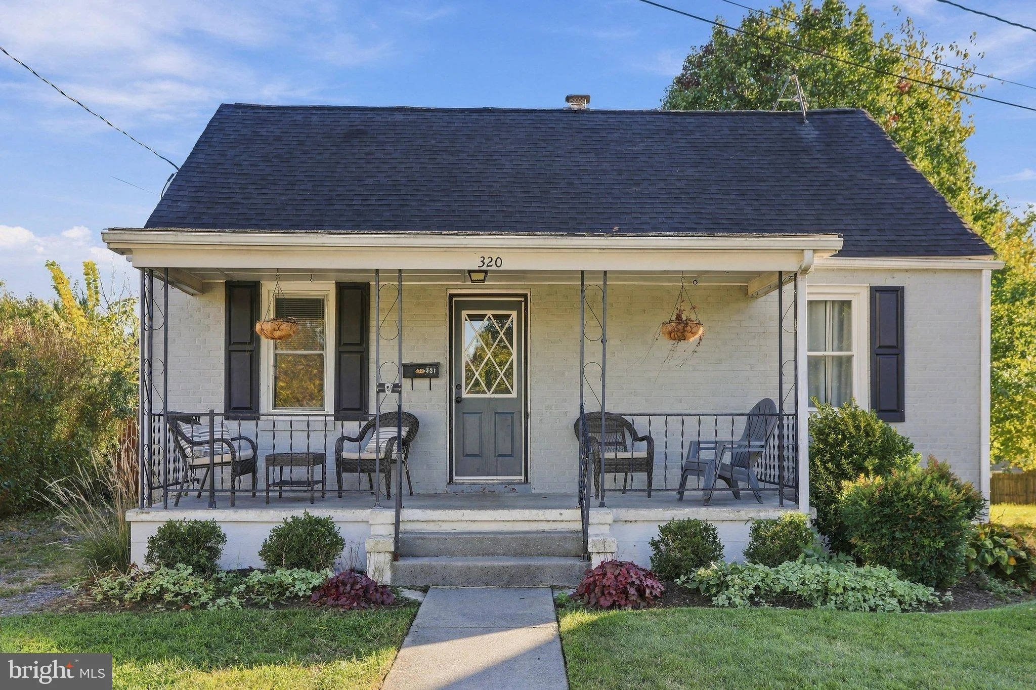 320 W 9th Street