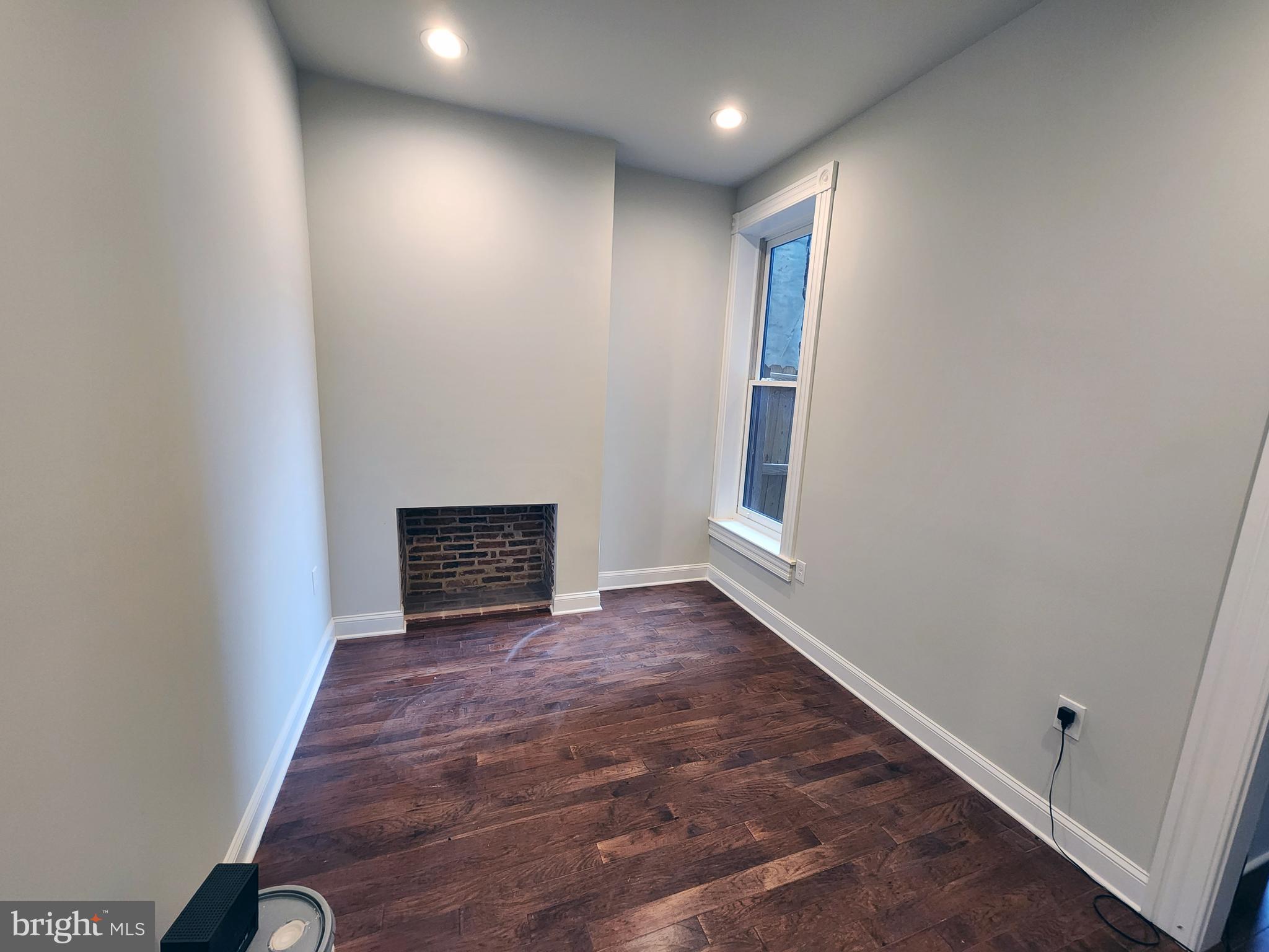 BROADWAY EAST - Residential