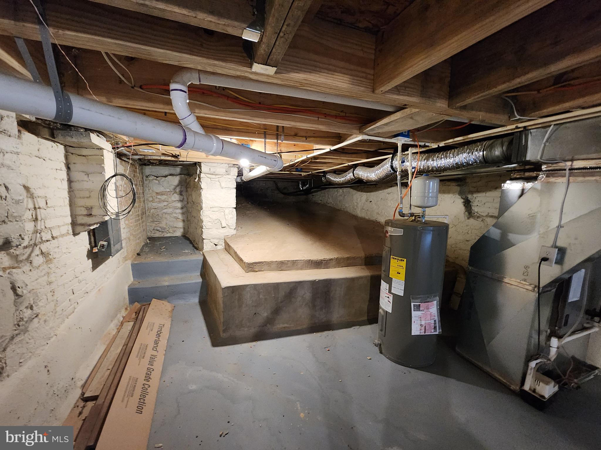 BROADWAY EAST - Residential