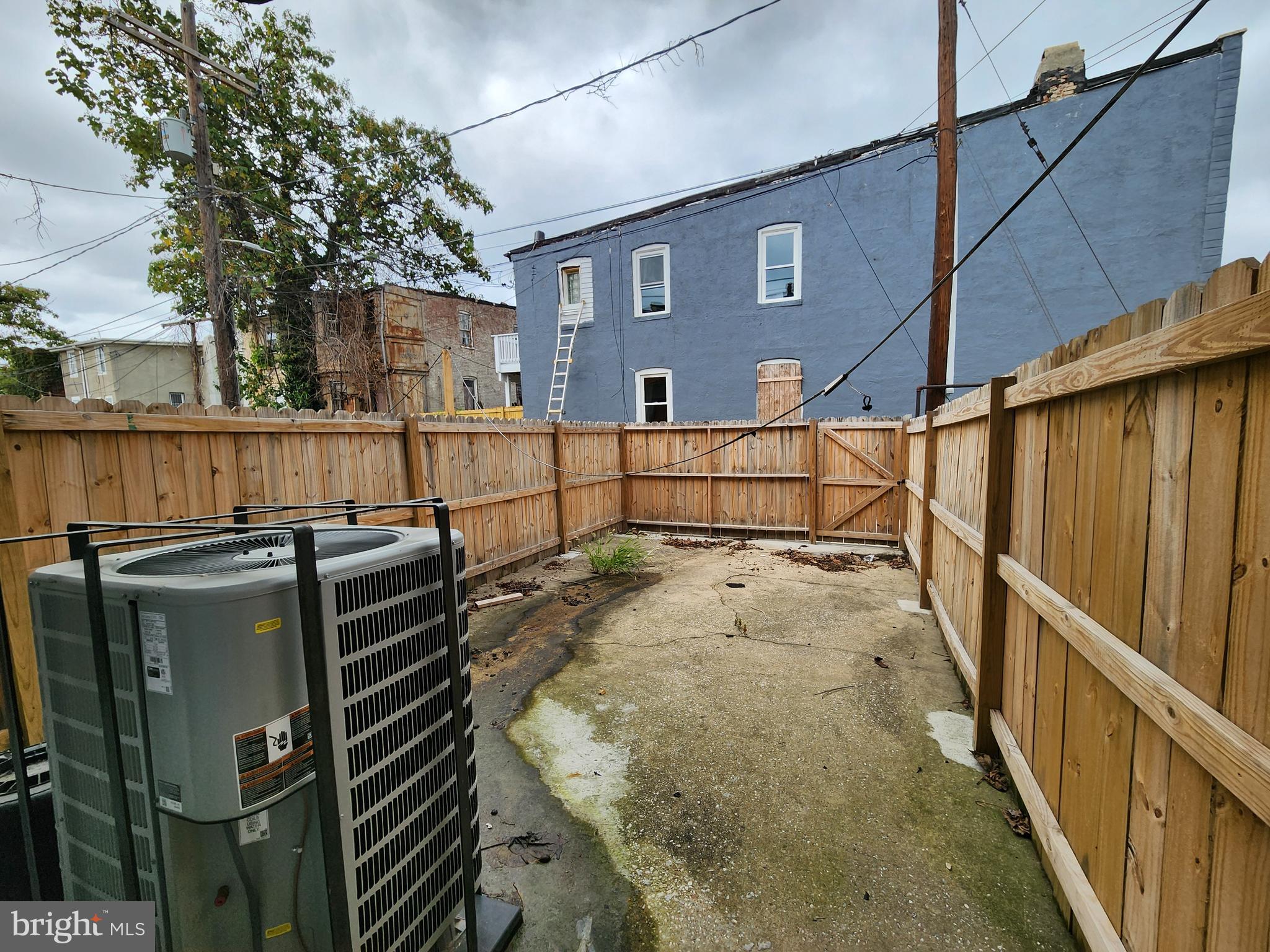 BROADWAY EAST - Residential