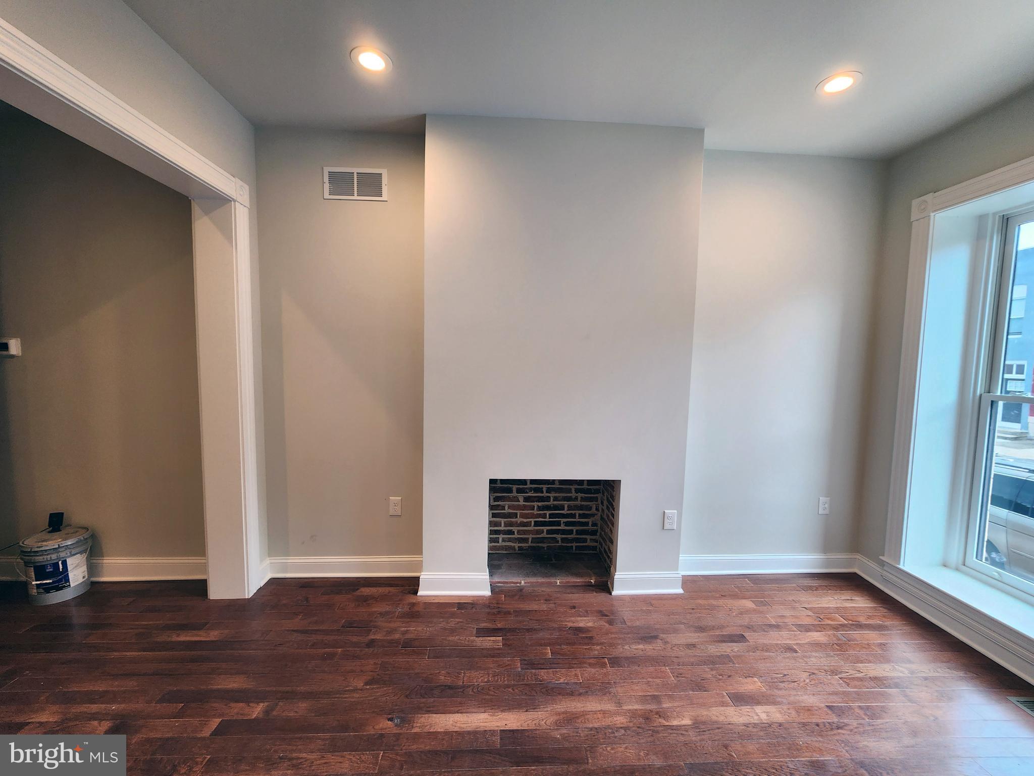 BROADWAY EAST - Residential