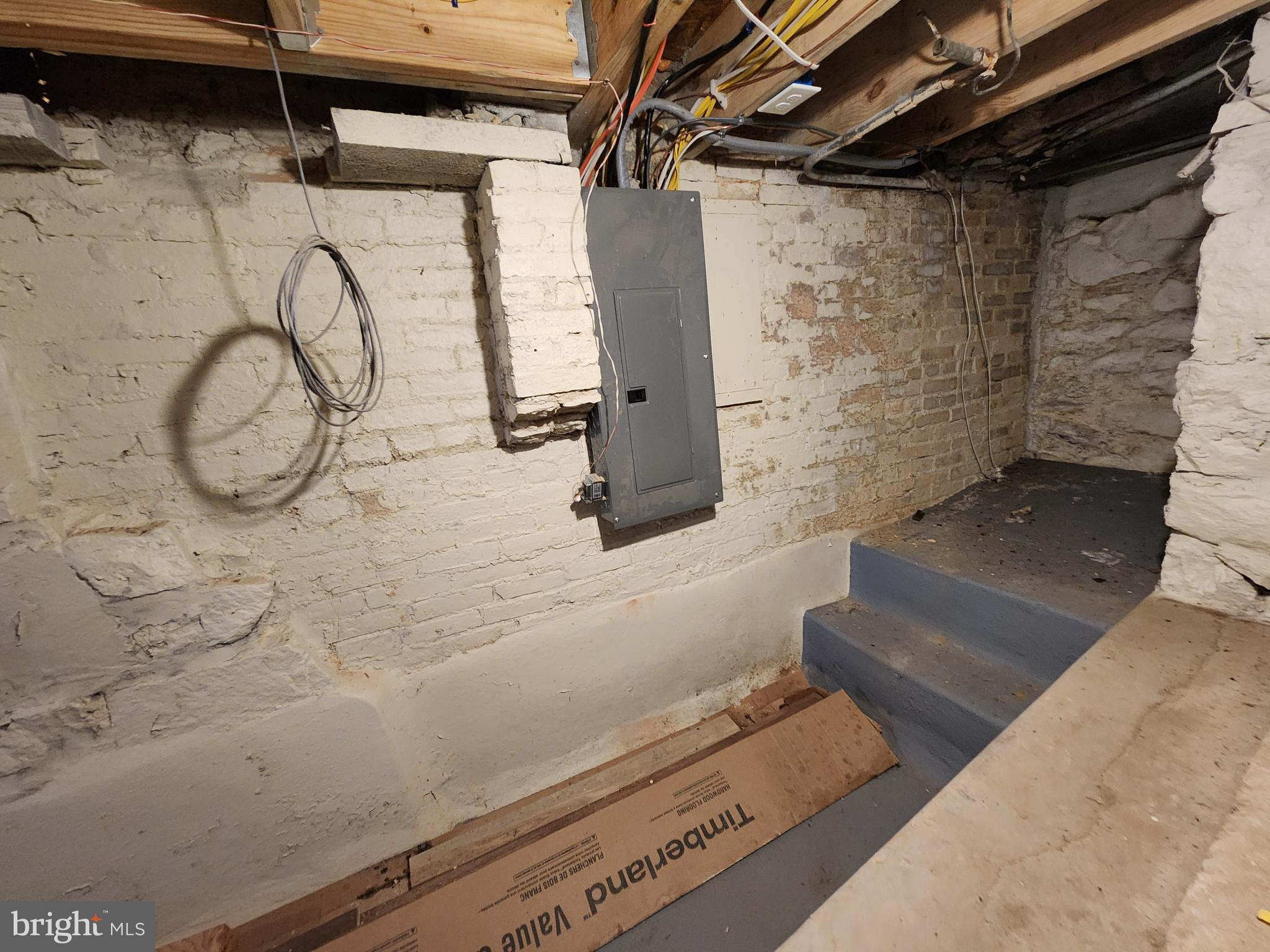 BROADWAY EAST - Residential