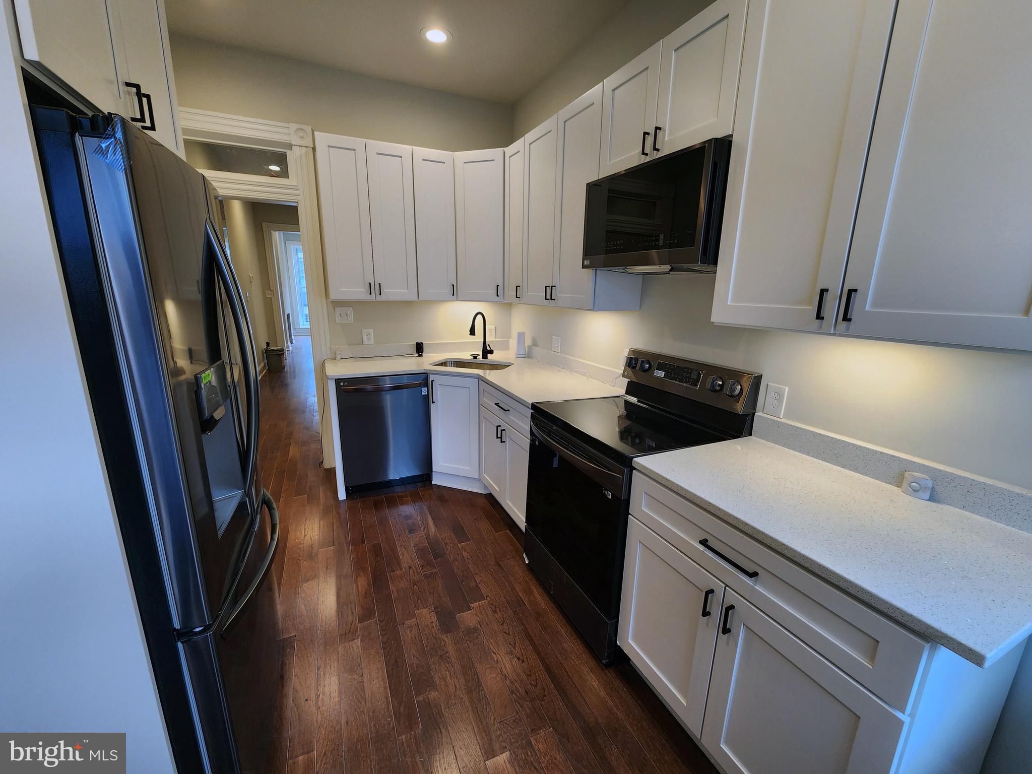 BROADWAY EAST - Residential