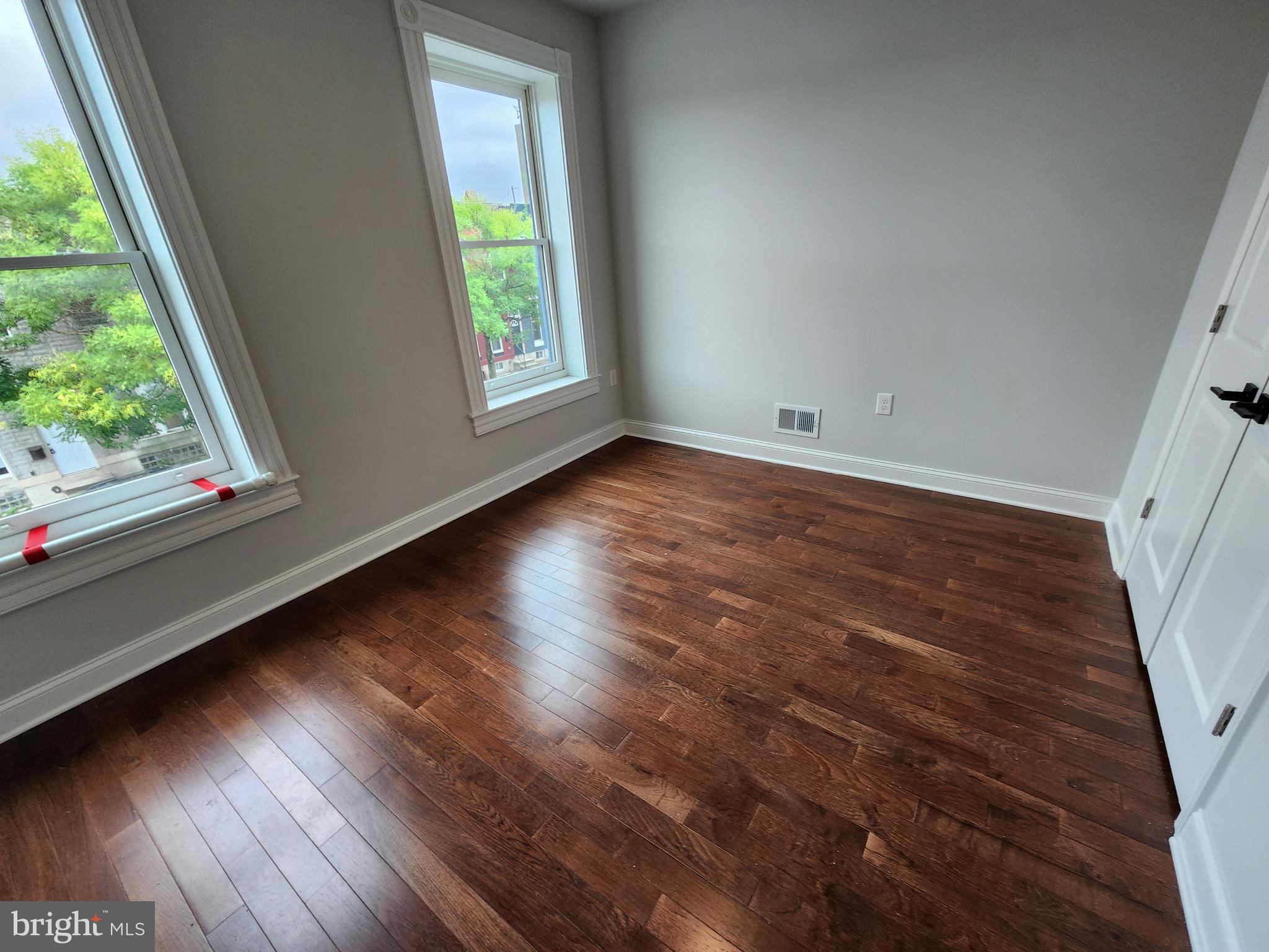 BROADWAY EAST - Residential