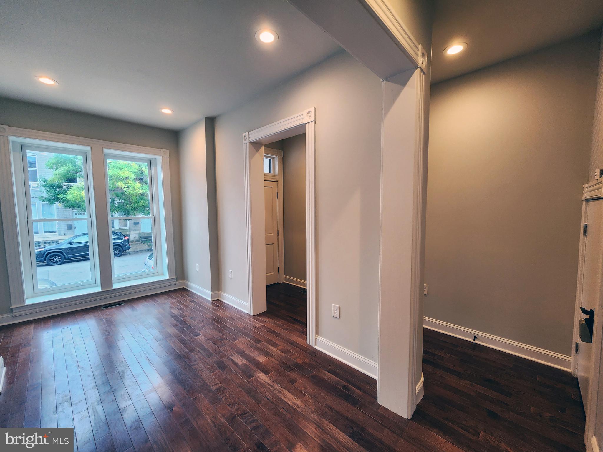 BROADWAY EAST - Residential