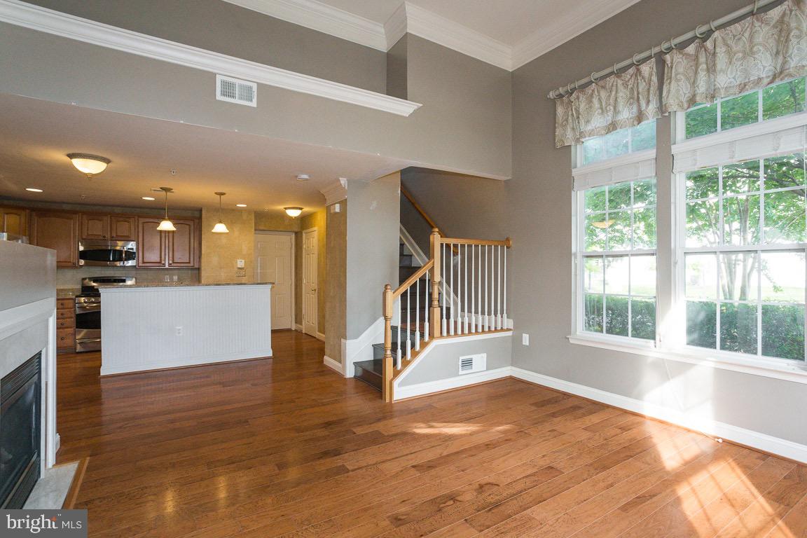 MARKET CENTER CONDOMINIUM - Residential Lease