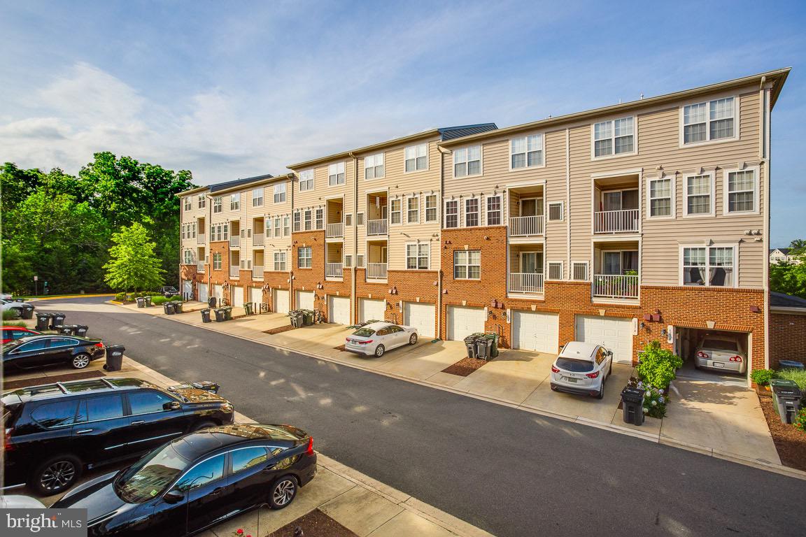 MARKET CENTER CONDOMINIUM - Residential Lease