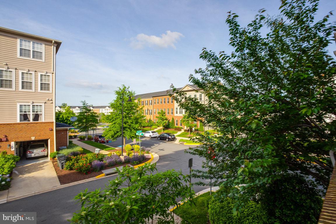 MARKET CENTER CONDOMINIUM - Residential Lease