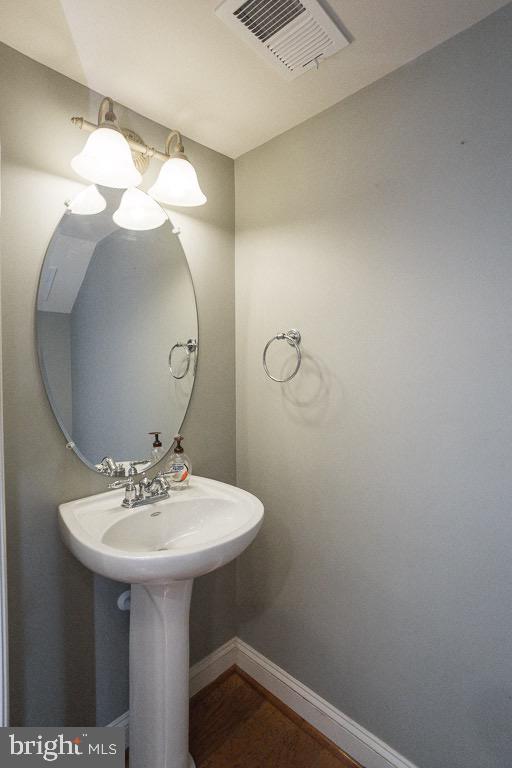 MARKET CENTER CONDOMINIUM - Residential Lease