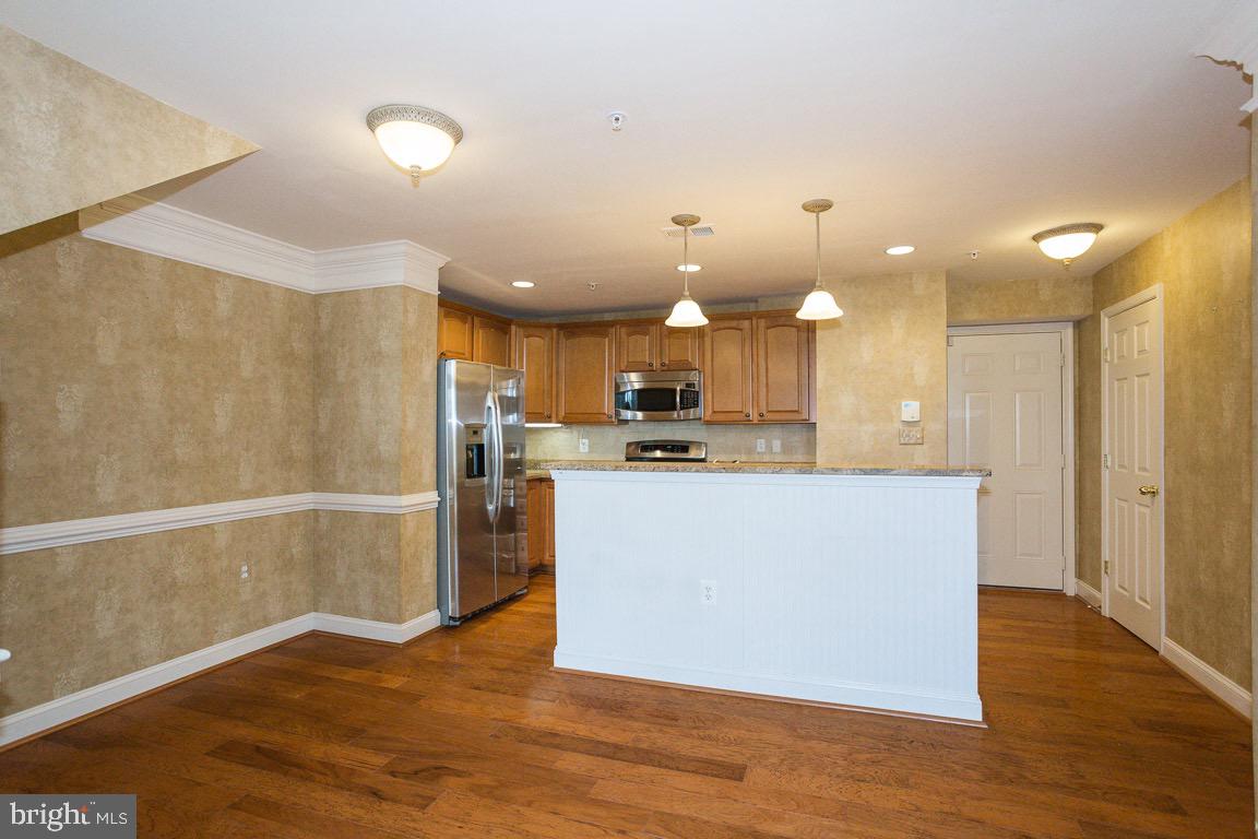 MARKET CENTER CONDOMINIUM - Residential Lease