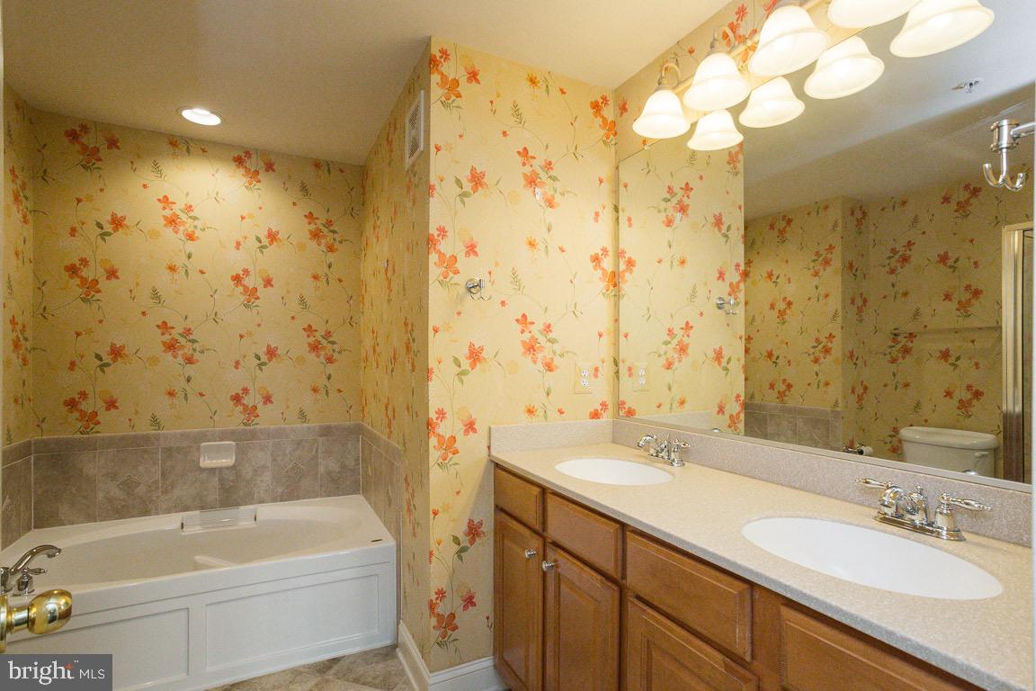 MARKET CENTER CONDOMINIUM - Residential Lease