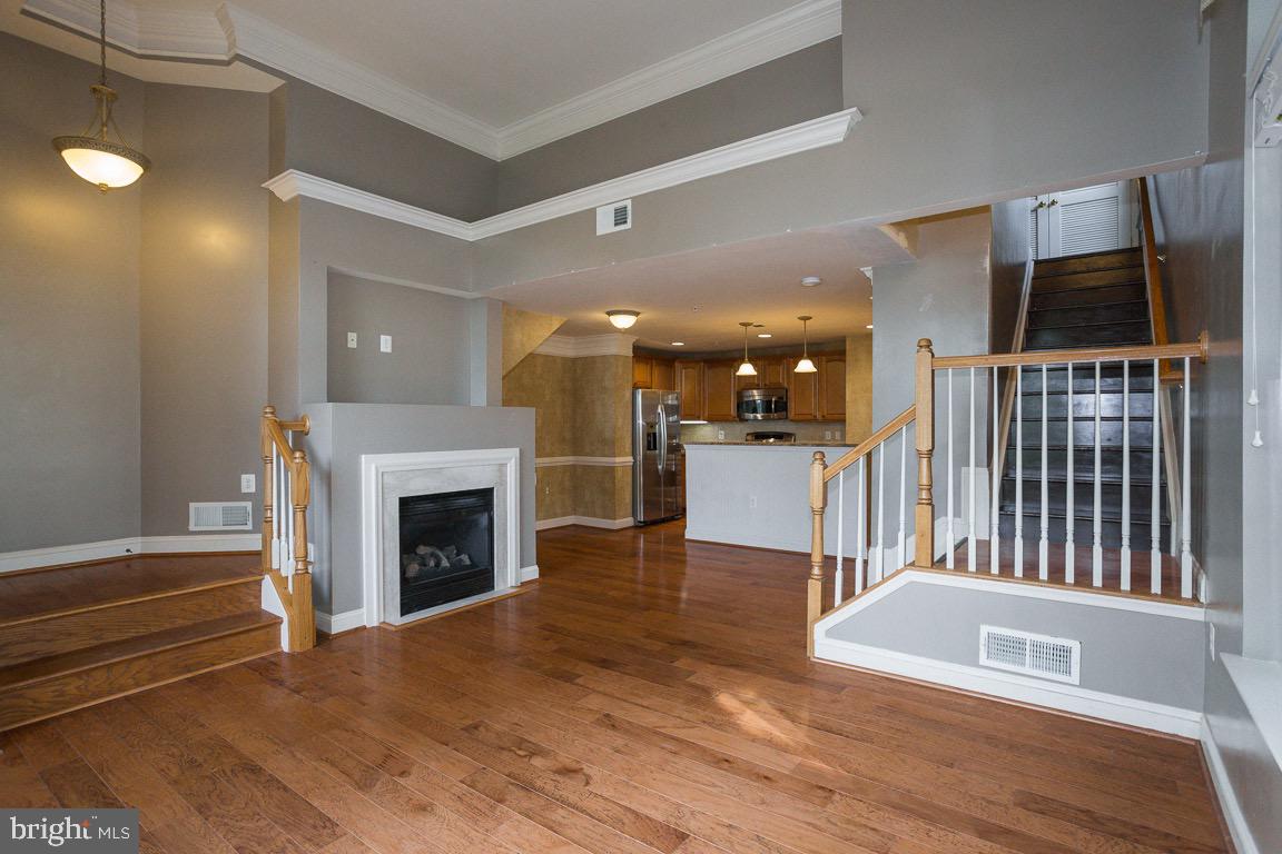 MARKET CENTER CONDOMINIUM - Residential Lease