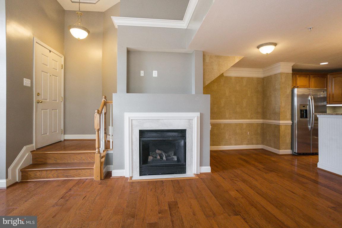 MARKET CENTER CONDOMINIUM - Residential Lease