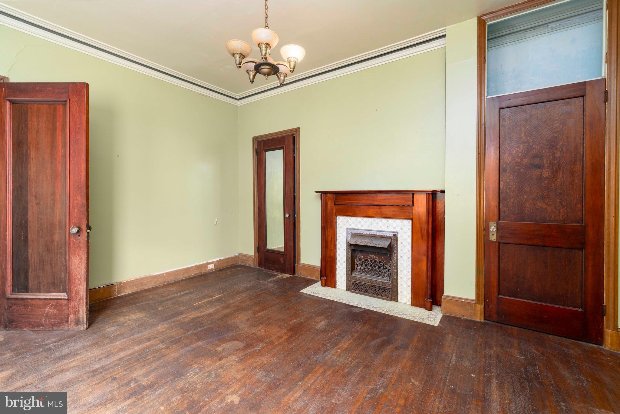 FAIRMOUNT - Residential