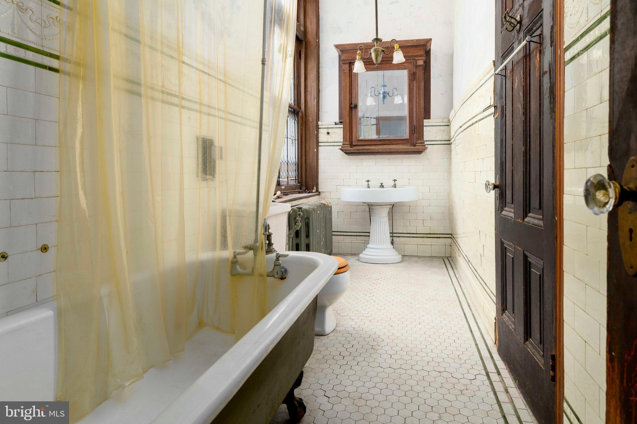 FAIRMOUNT - Residential