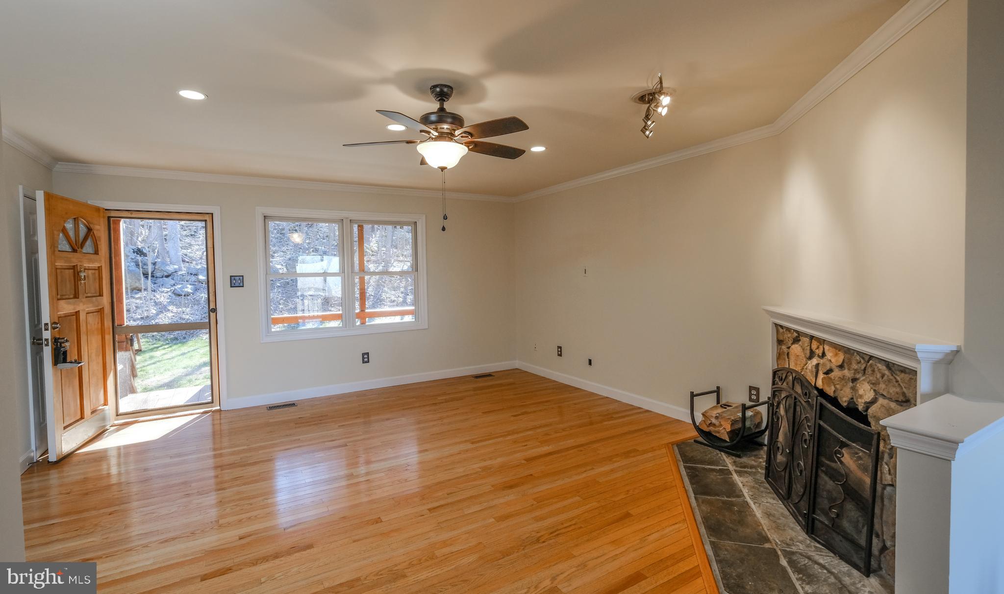 BLUE MOUNTAIN - Residential