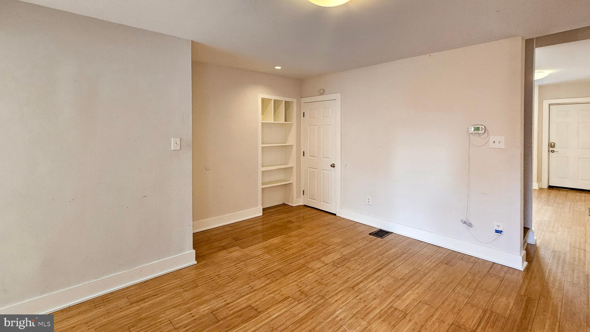 EAST KENSINGTON - Residential