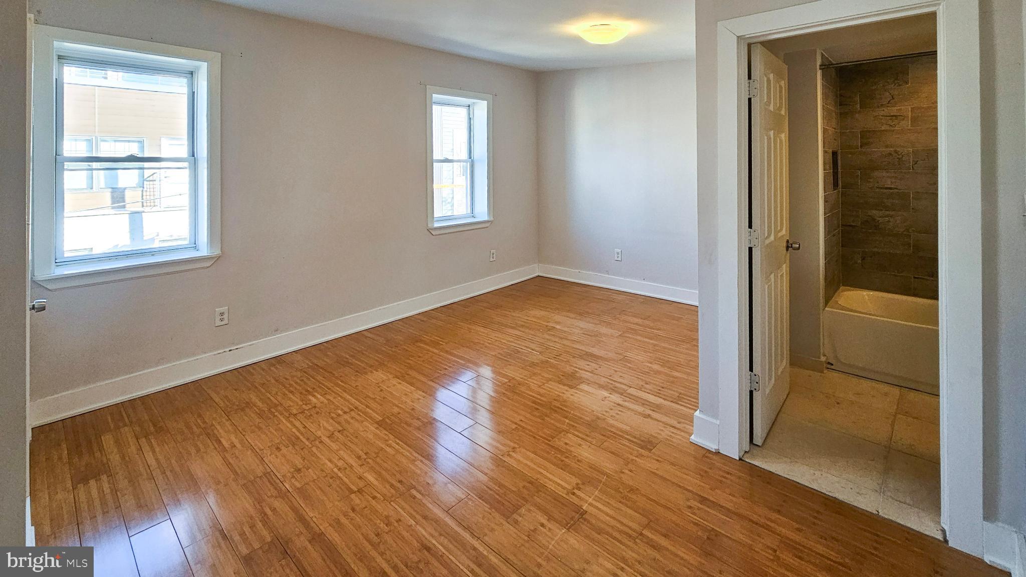 EAST KENSINGTON - Residential