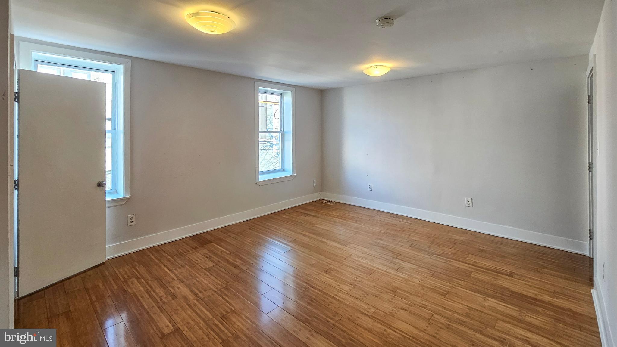 EAST KENSINGTON - Residential