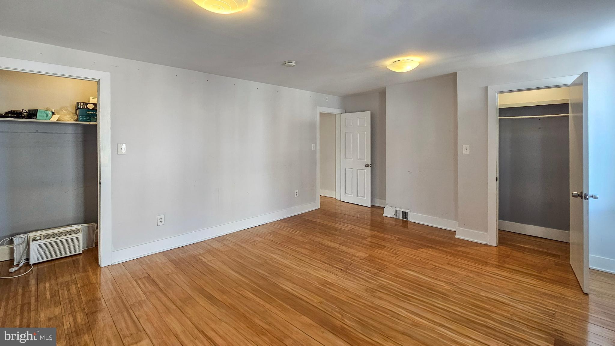 EAST KENSINGTON - Residential