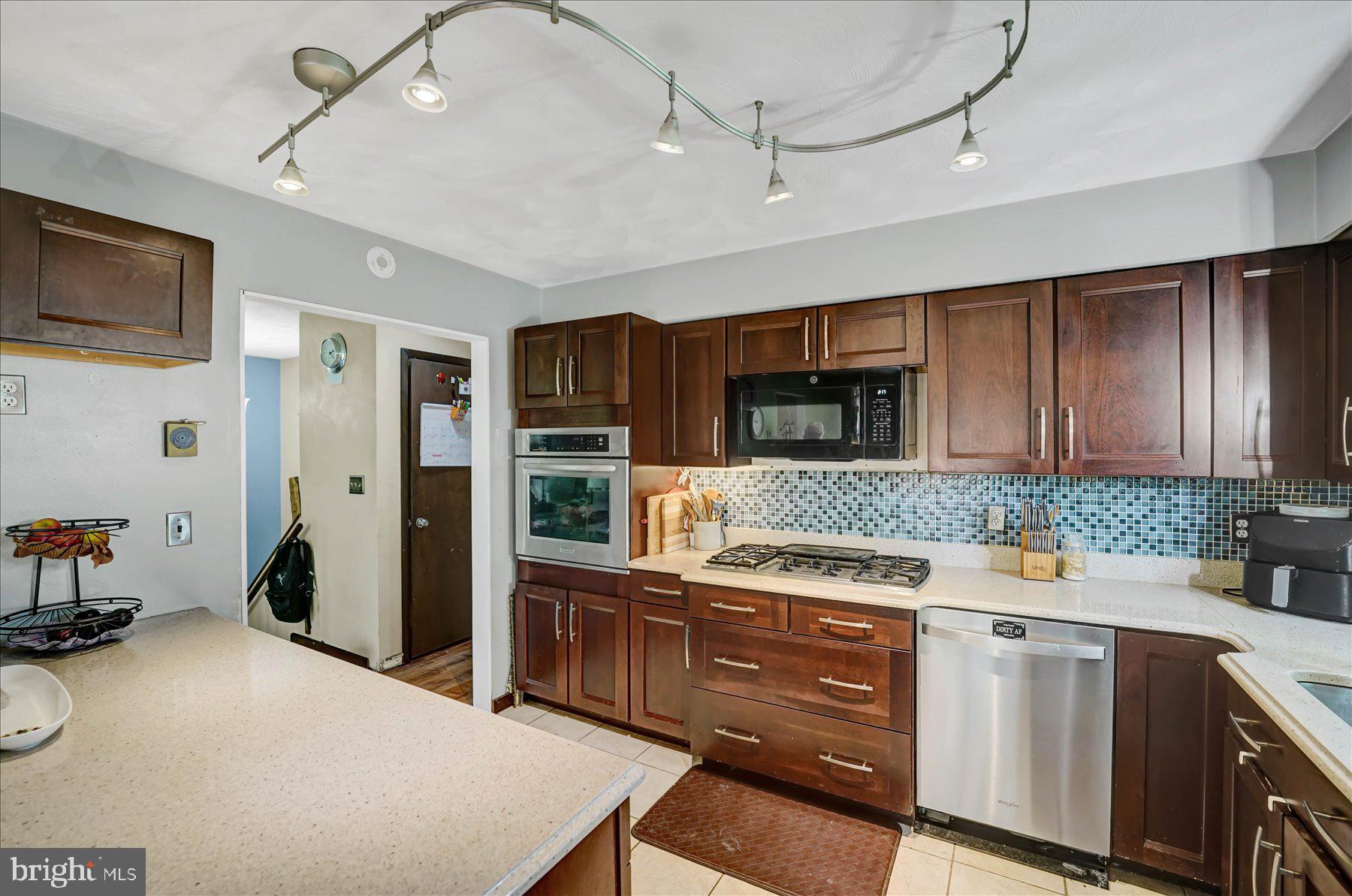 OAKWOOD - Residential