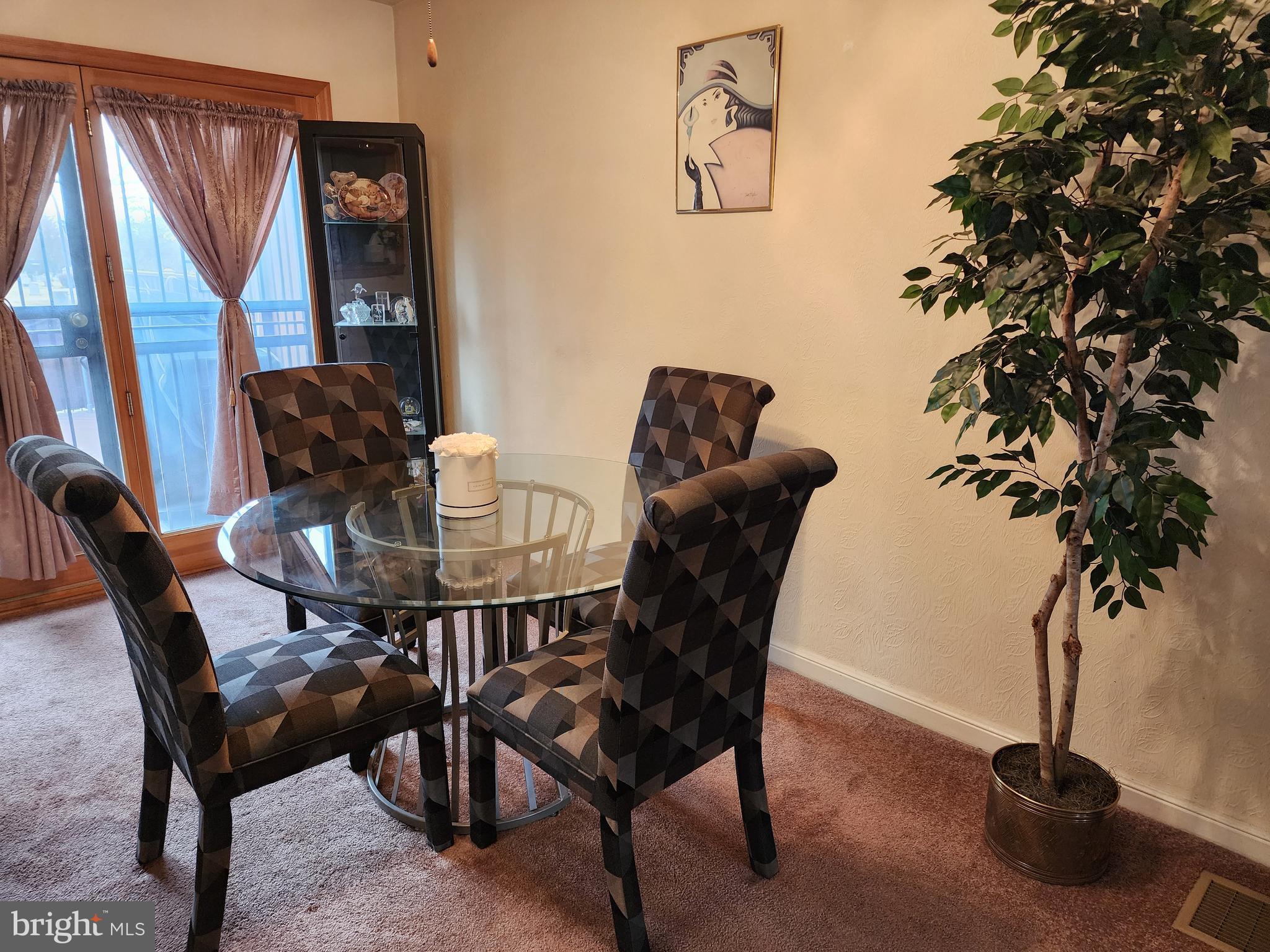 MAYFAIR (WEST) - Residential