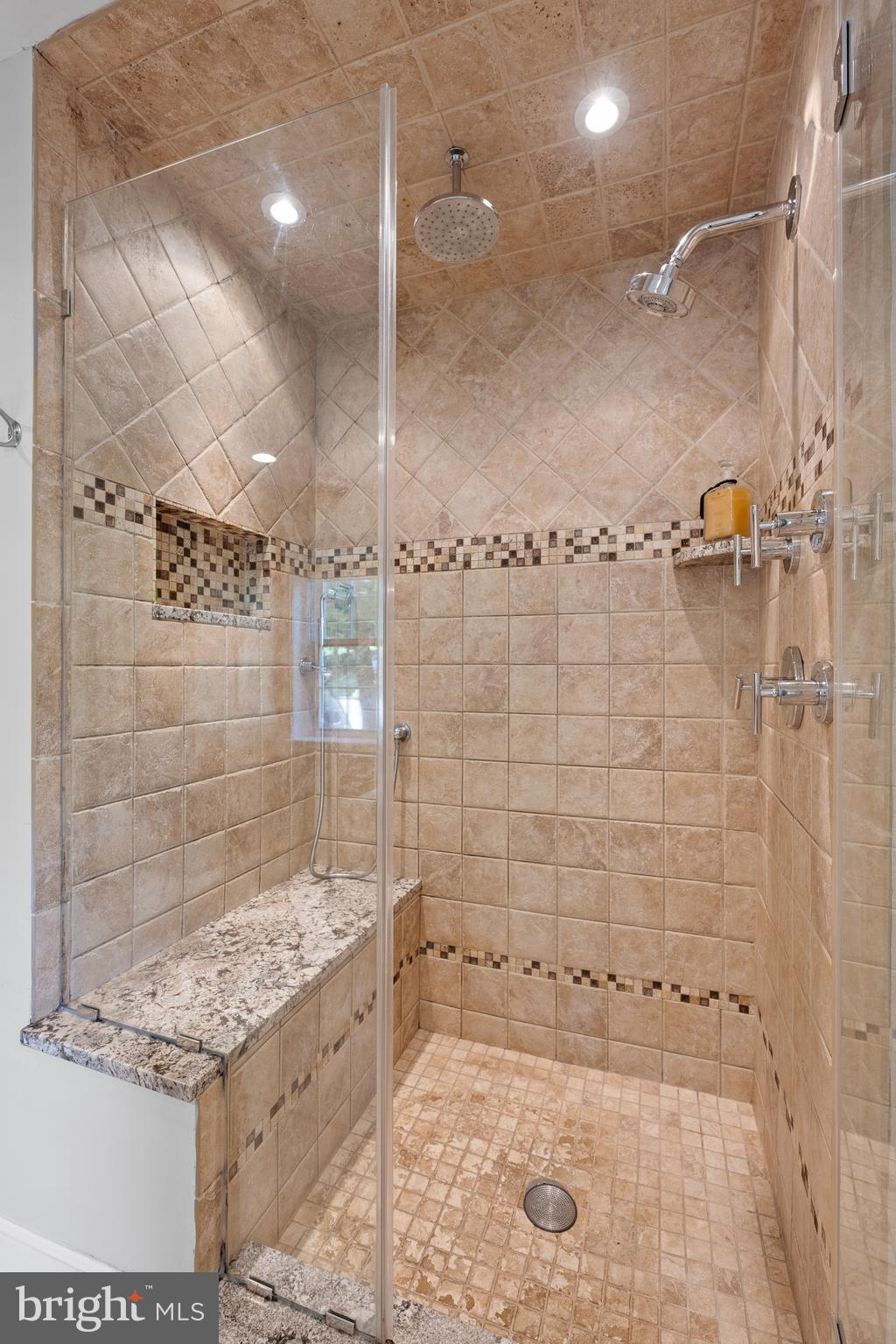 RAVENSCLIFF - Residential